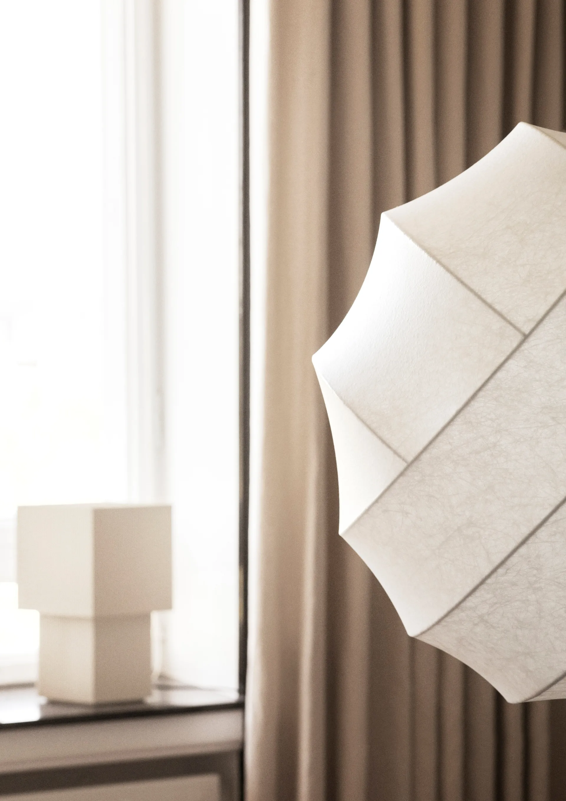 Turner 50 -riippuvalaisin, White Pholc