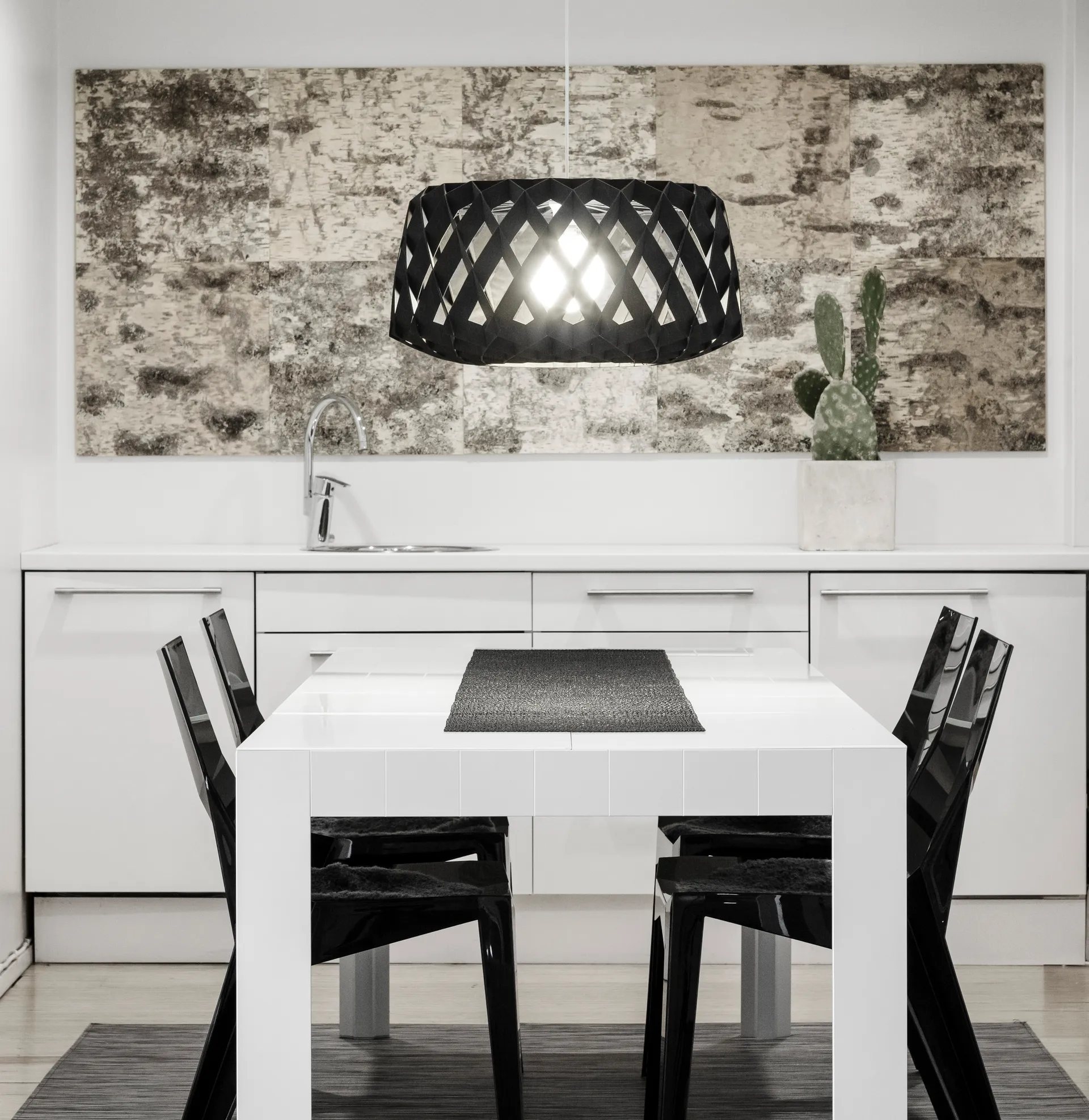 Pilke Signature hissivalaisin Ø60 cm, Musta Pilke