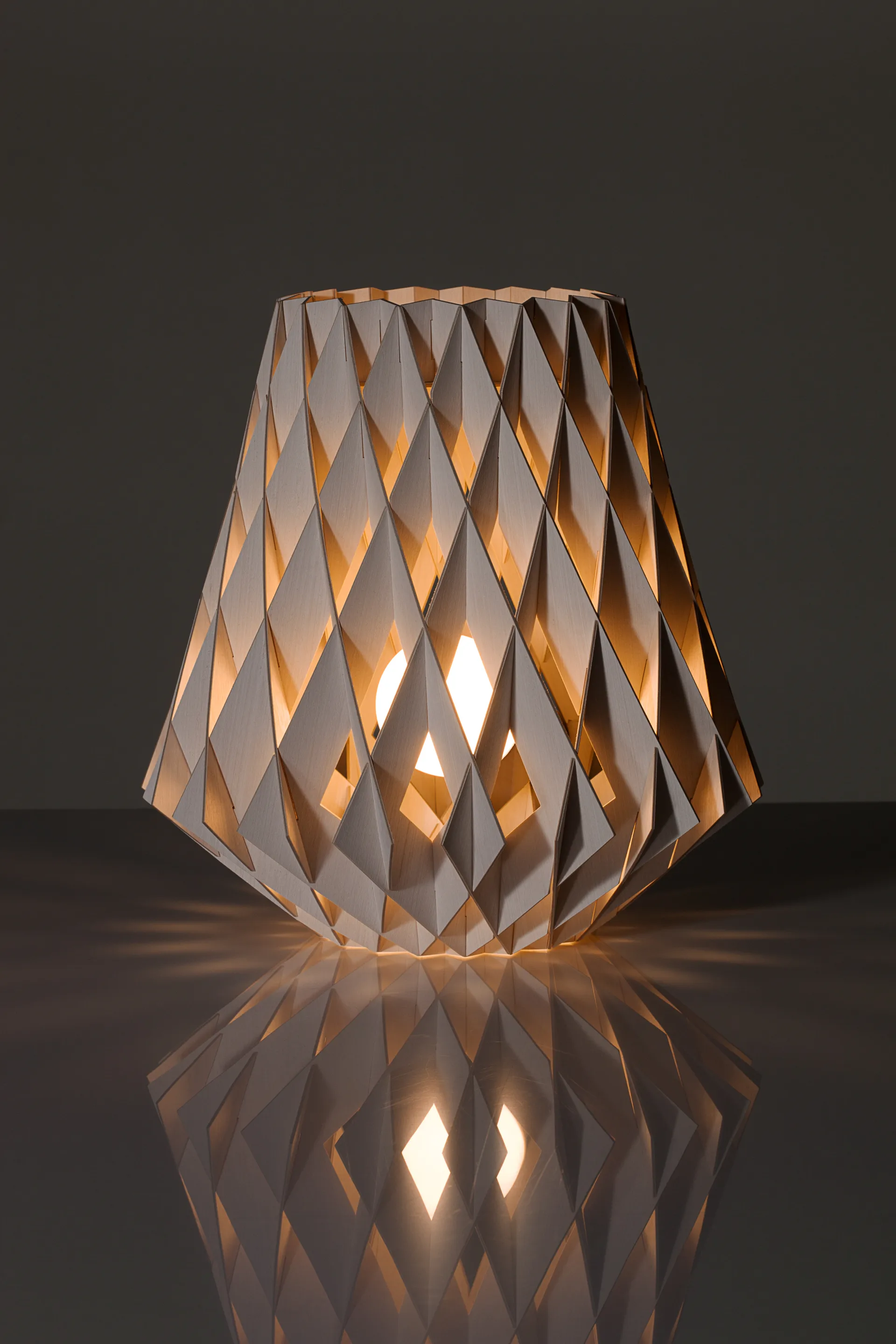 Pilke Signature -pöytävalaisin Ø28 cm, Valkoinen Pilke