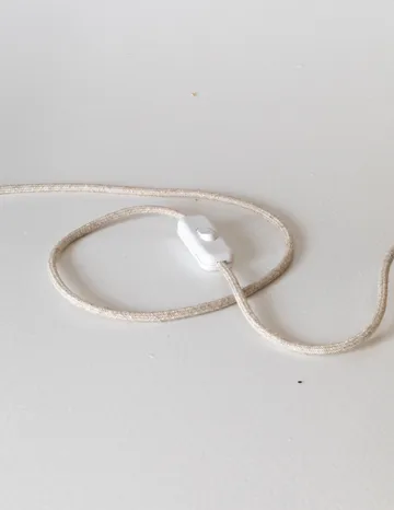 Signature 25 pöytälamppu - Amber-koivu, Ø28x34 cm - Pilke