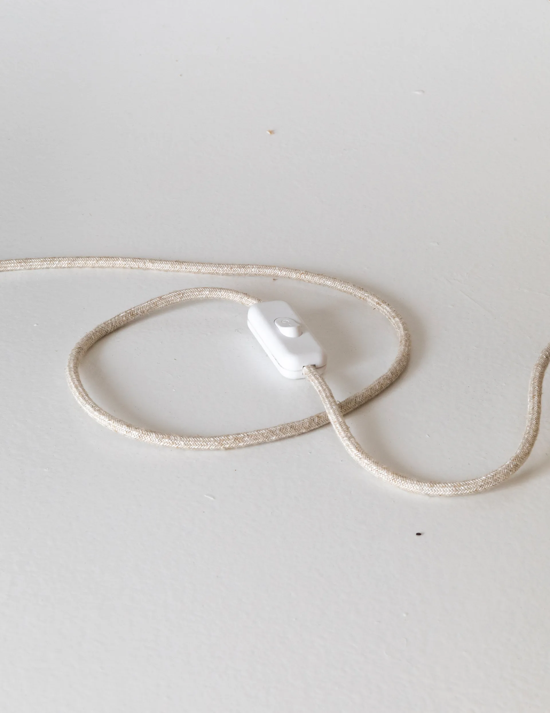 Signature 35 pöytälamppu, Amber-koivu, Ø36,5x53 cm Pilke