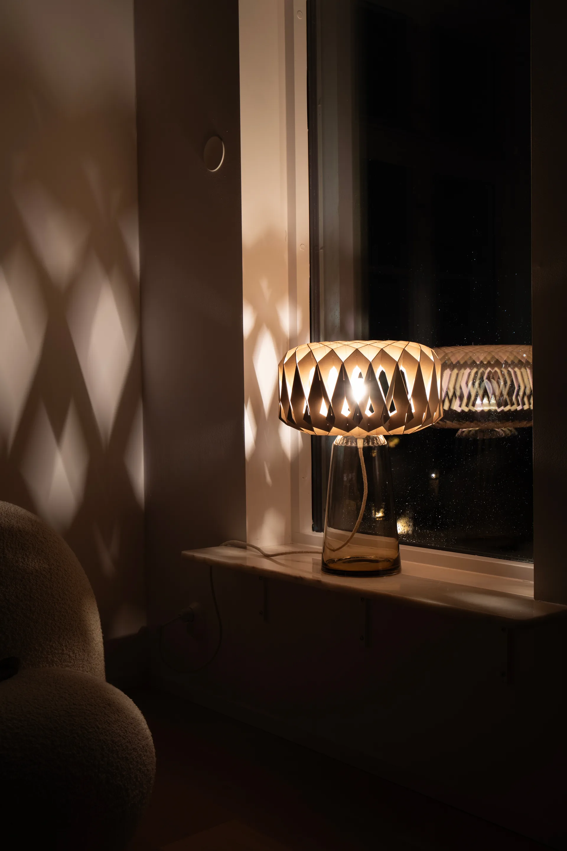 Signature 35 pöytälamppu, Amber-koivu, Ø36,5x53 cm Pilke