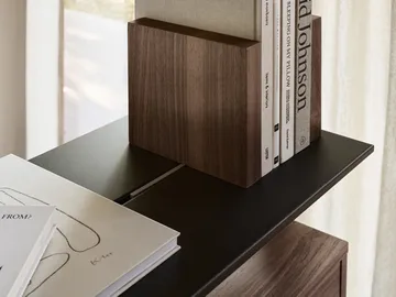Pira G2 hyllyjärjestelmä F C A Black/Walnut 256–264 cm - Pira