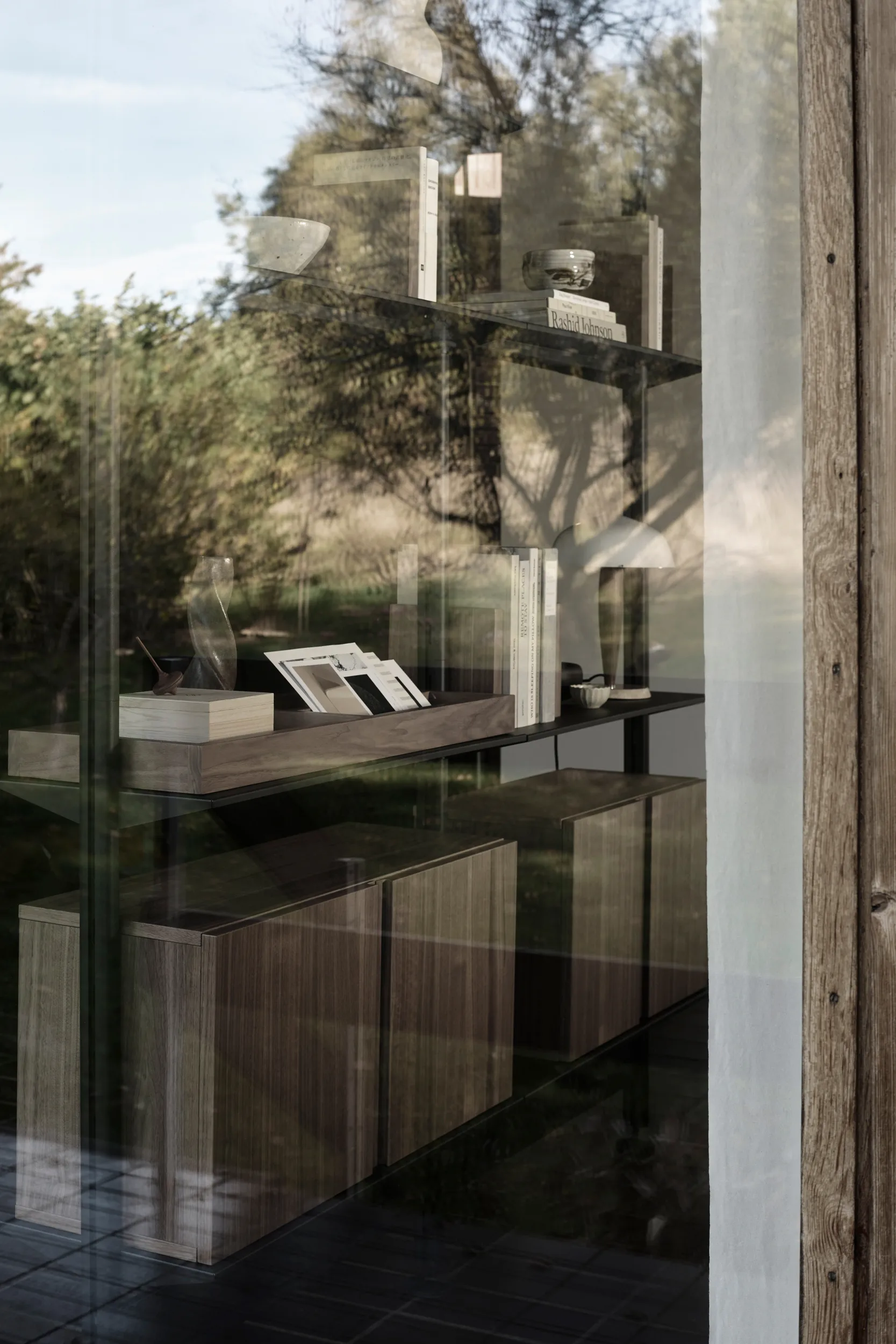 Pira G2 hyllyjärjestelmä F C A Black/Walnut 256–264 cm Pira