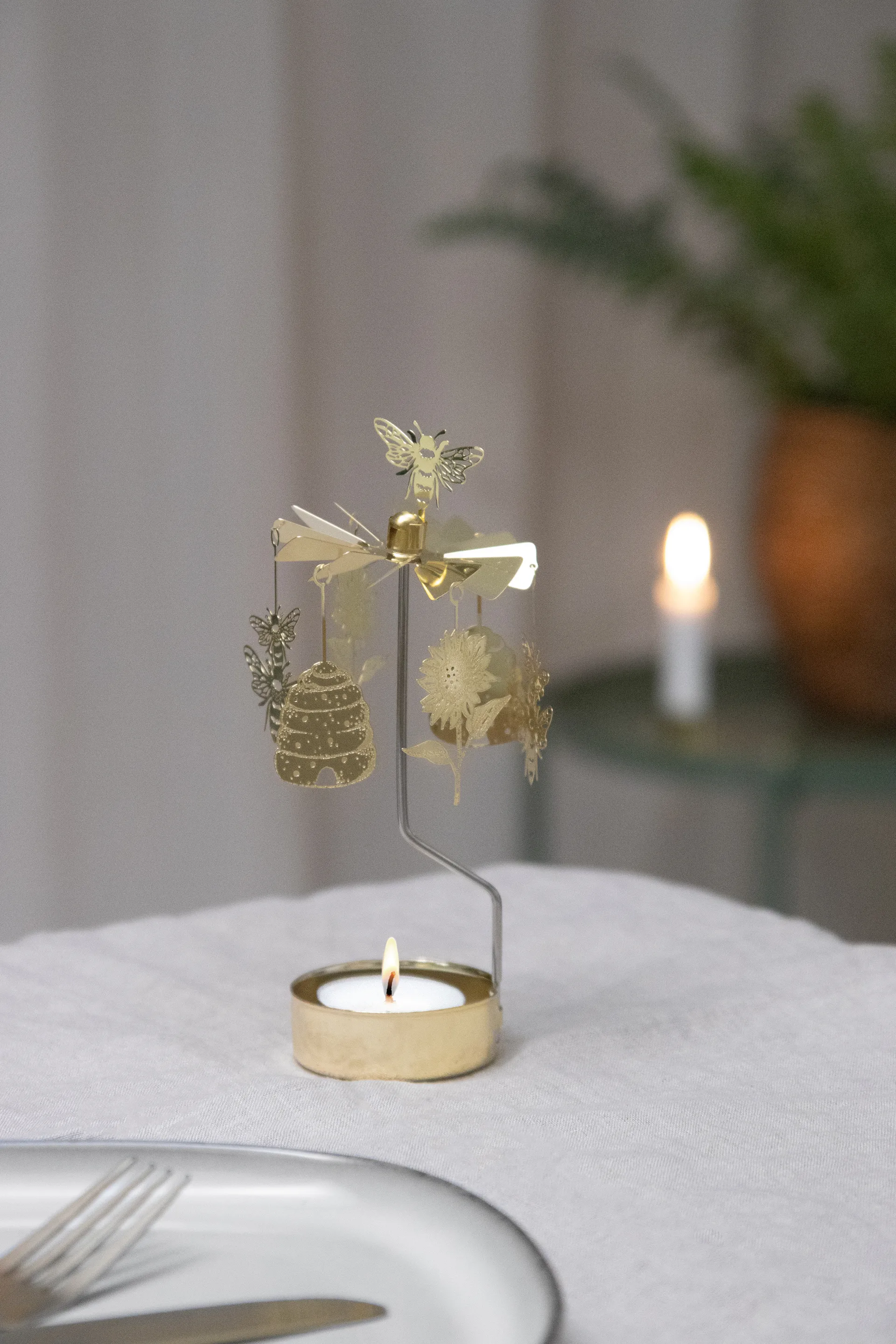 Bee Mine enkelikello, Kulta Pluto Design