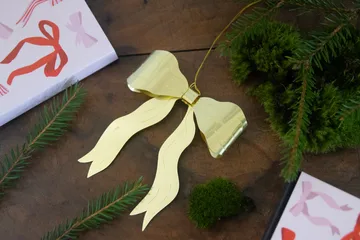 Bow-koristekappale. - Kulta - Pluto Design