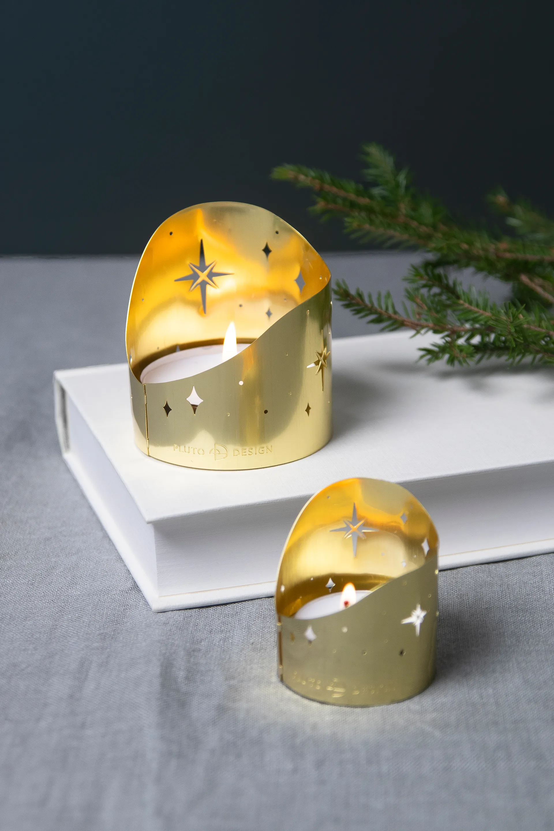 Northern star kynttilänjalka Ø4,5 cm, Kullattu metalli Pluto Design