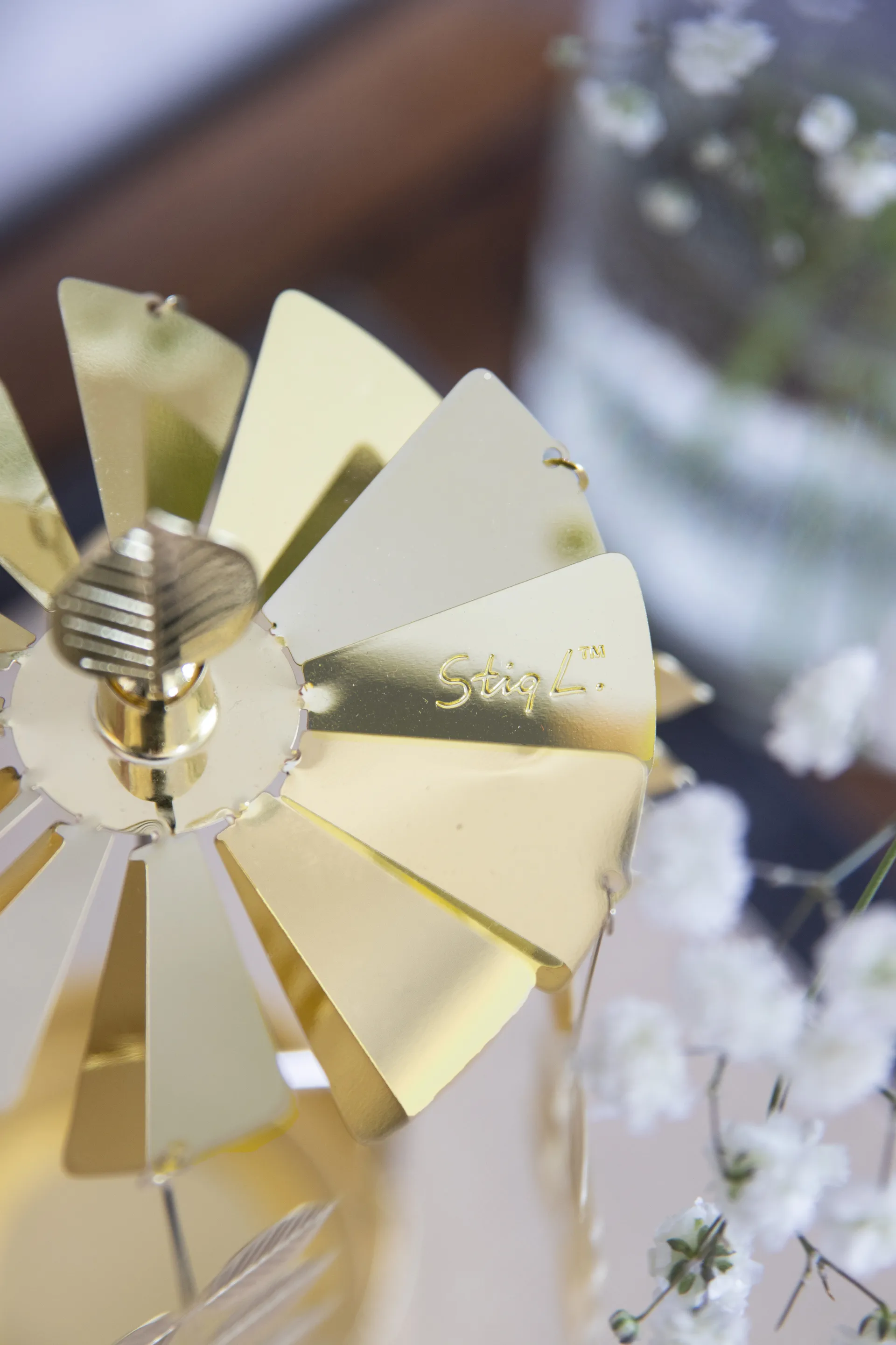 Stig L Berså -enkelikello medium, Kulta Pluto Design