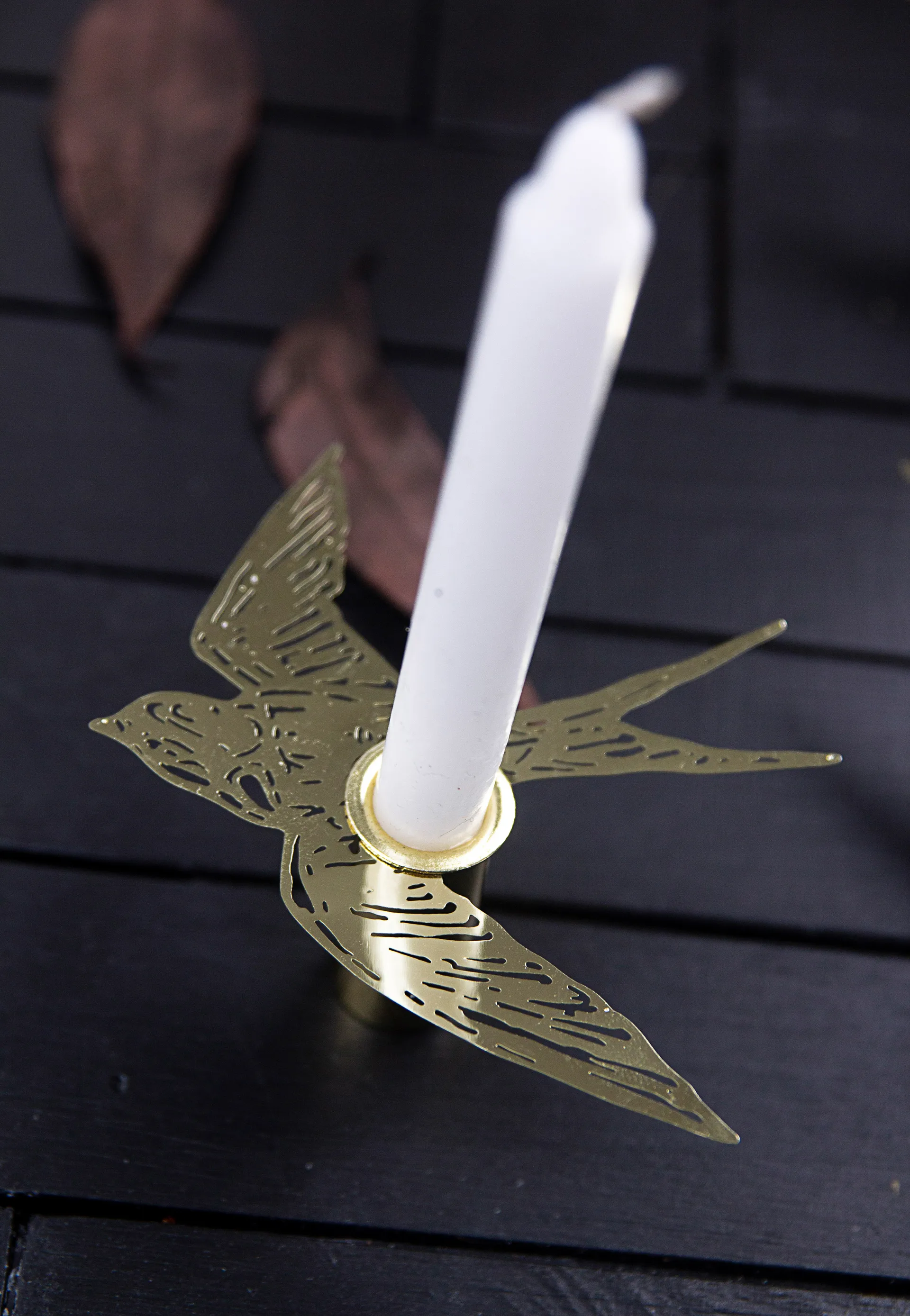 Svalor kynttilänjalka, Kulta Pluto Design