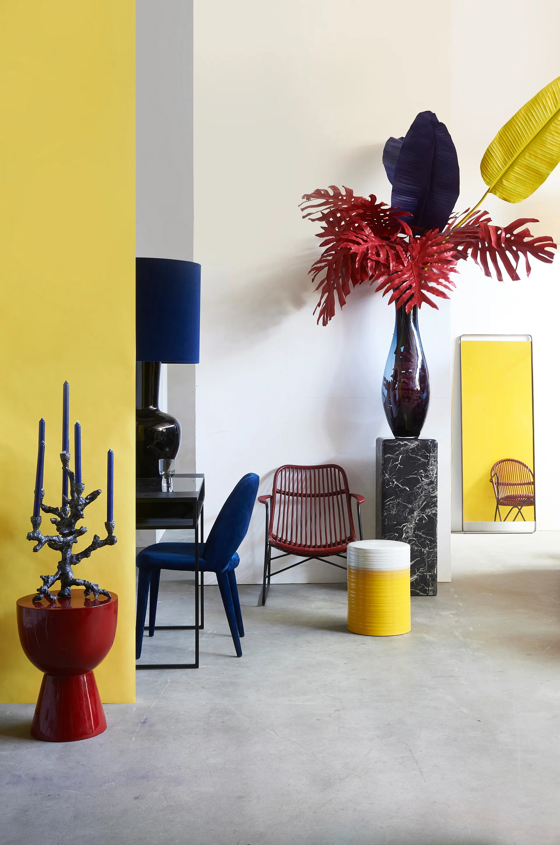 Apple tree -kynttilänjalka L 53 cm, Tummanharmaa POLSPOTTEN