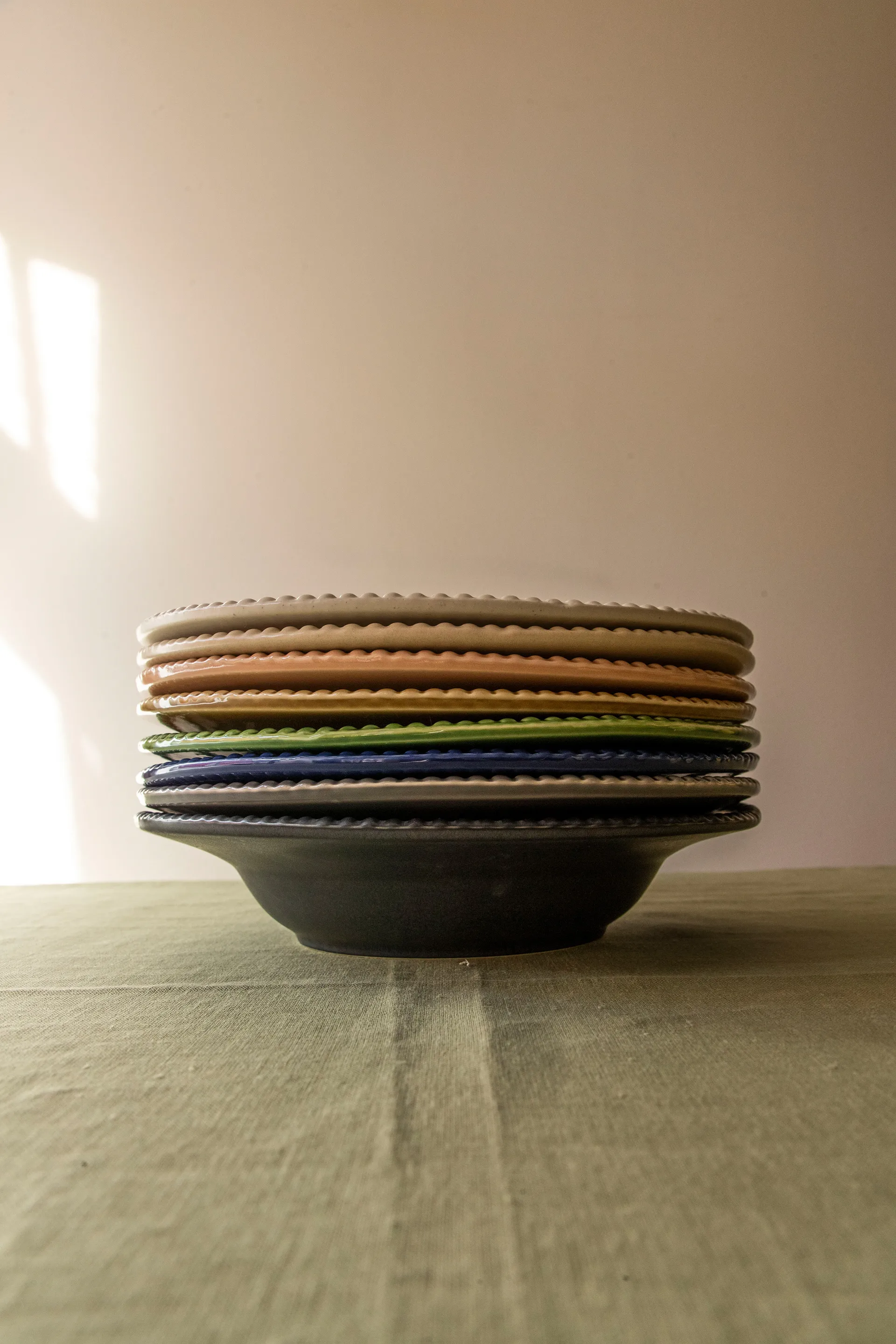 Daria pastalautanen Ø 35 cm, Umbra PotteryJo