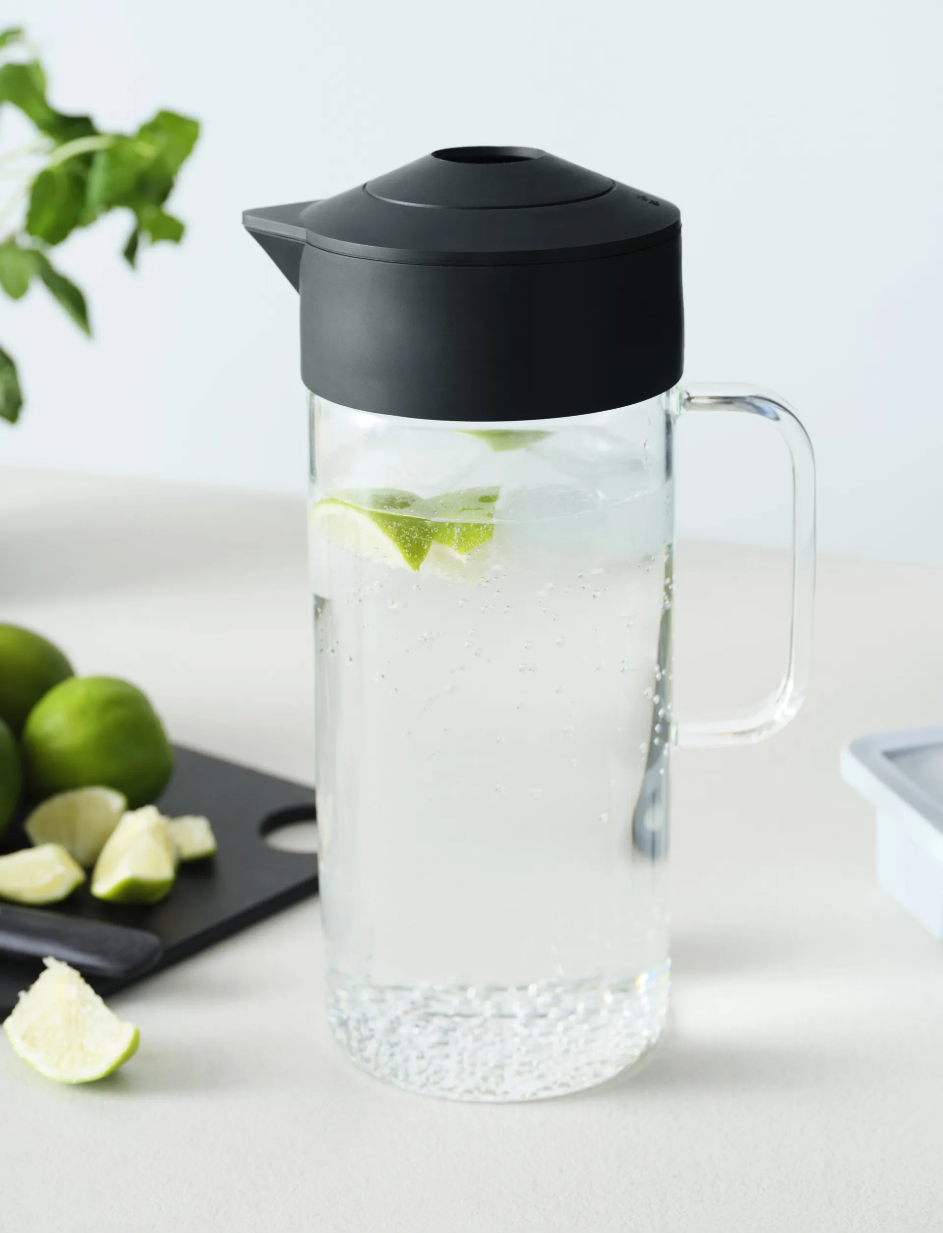 PIP tarjoilukannu 1,4 l, Musta RIG-TIG