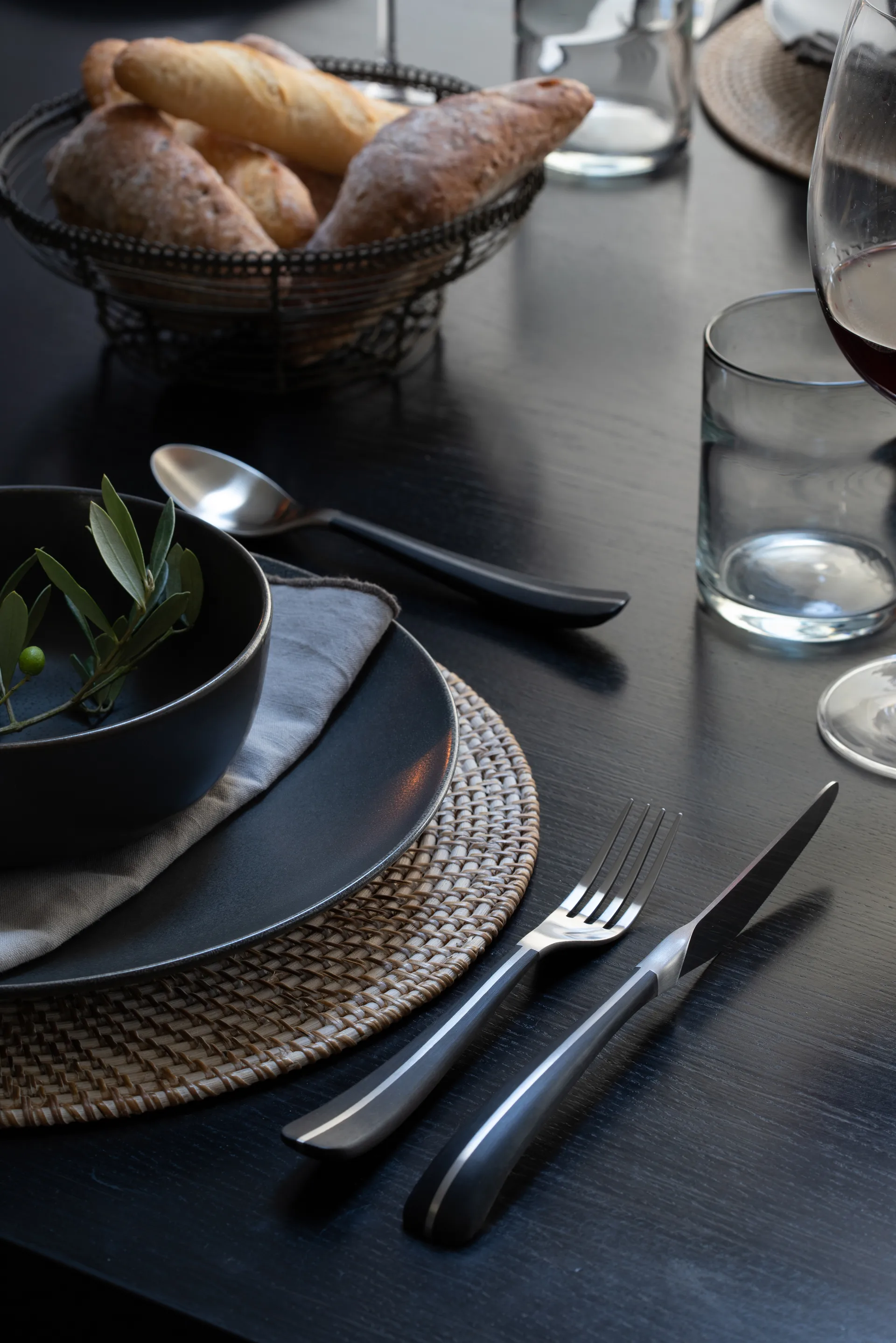 Contour aterinsetti, 24 osaa, Musta Robert Welch