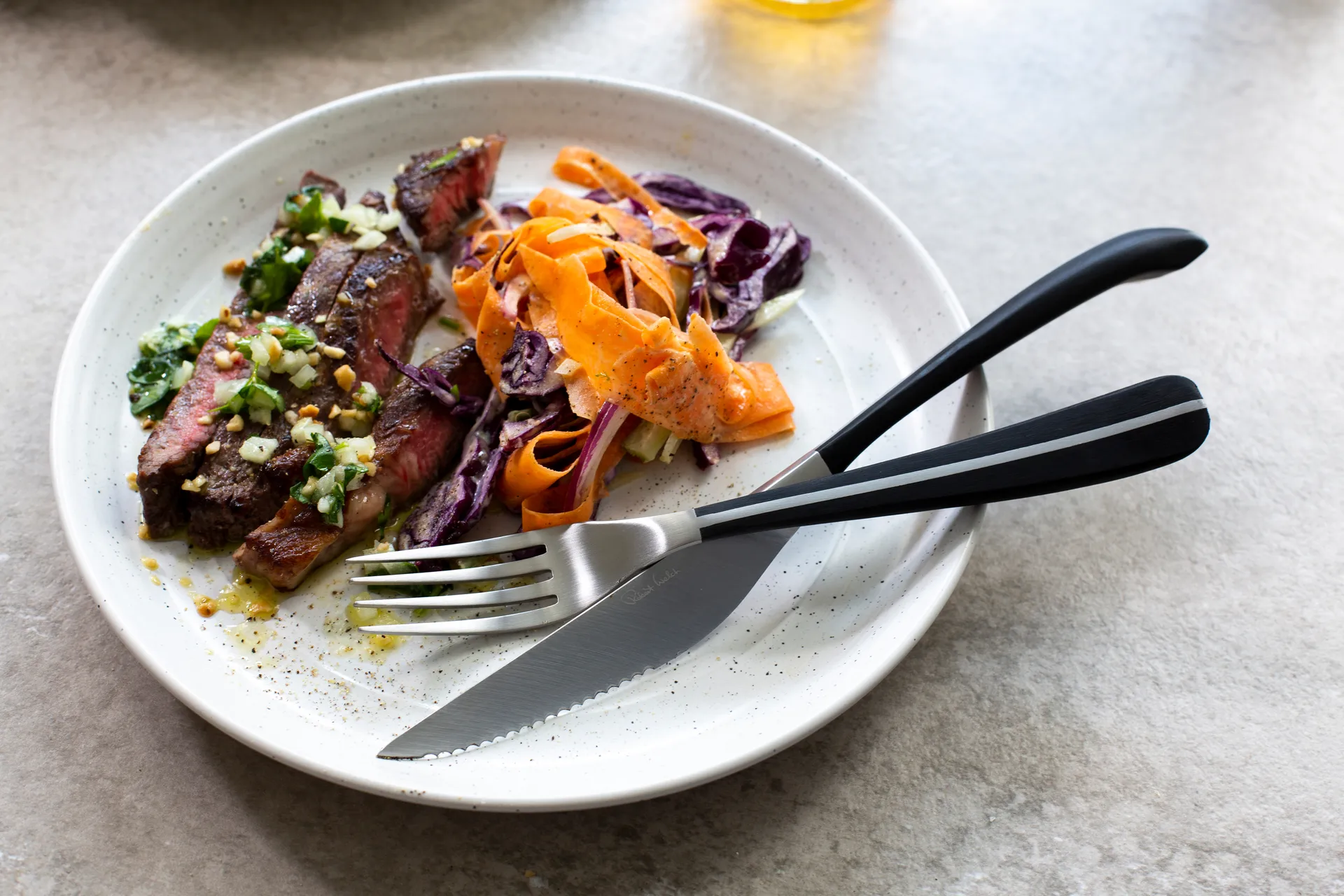 Contour pihviveitsi, Musta Robert Welch