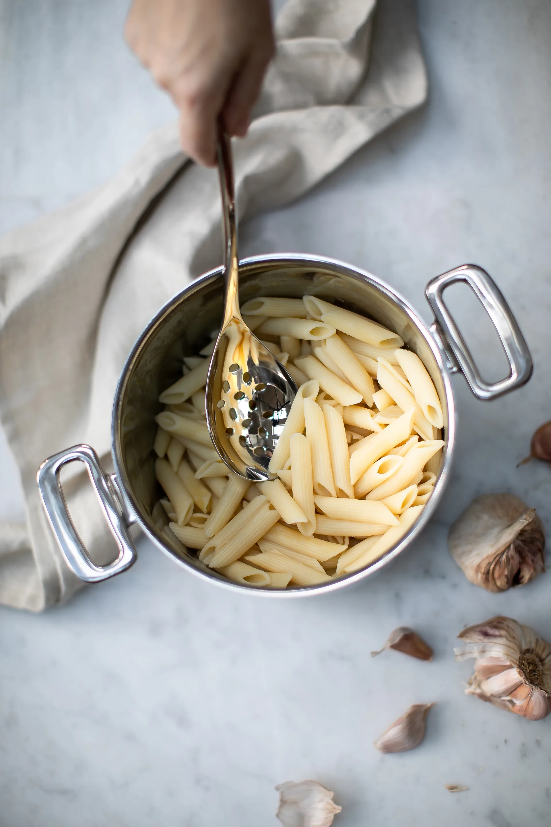 Signature syvä rei'itetty tarjoilukauha 32 cm, Ruostumaton teräs Robert Welch