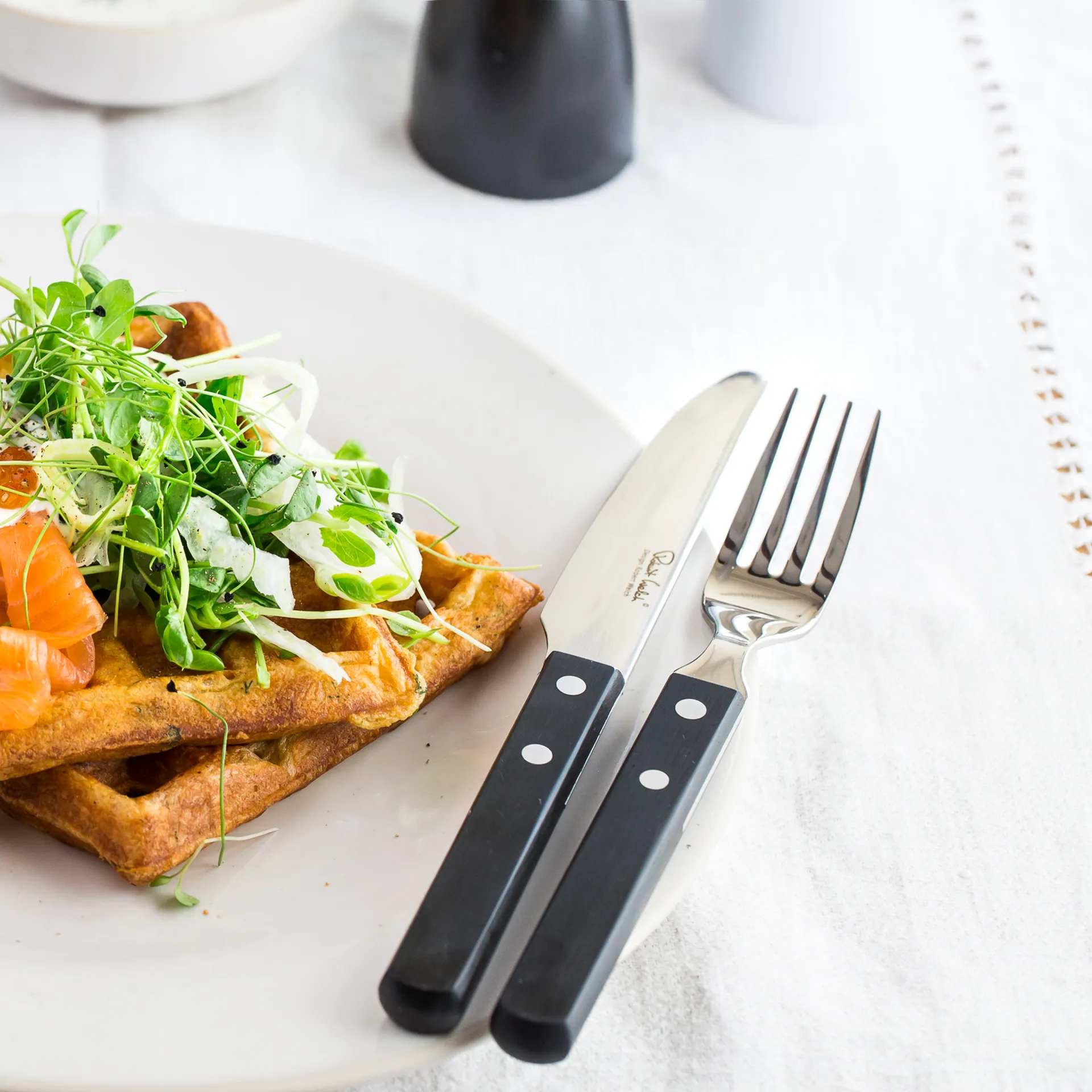 Trattoria aterinsetti 56 osaa, Musta Robert Welch