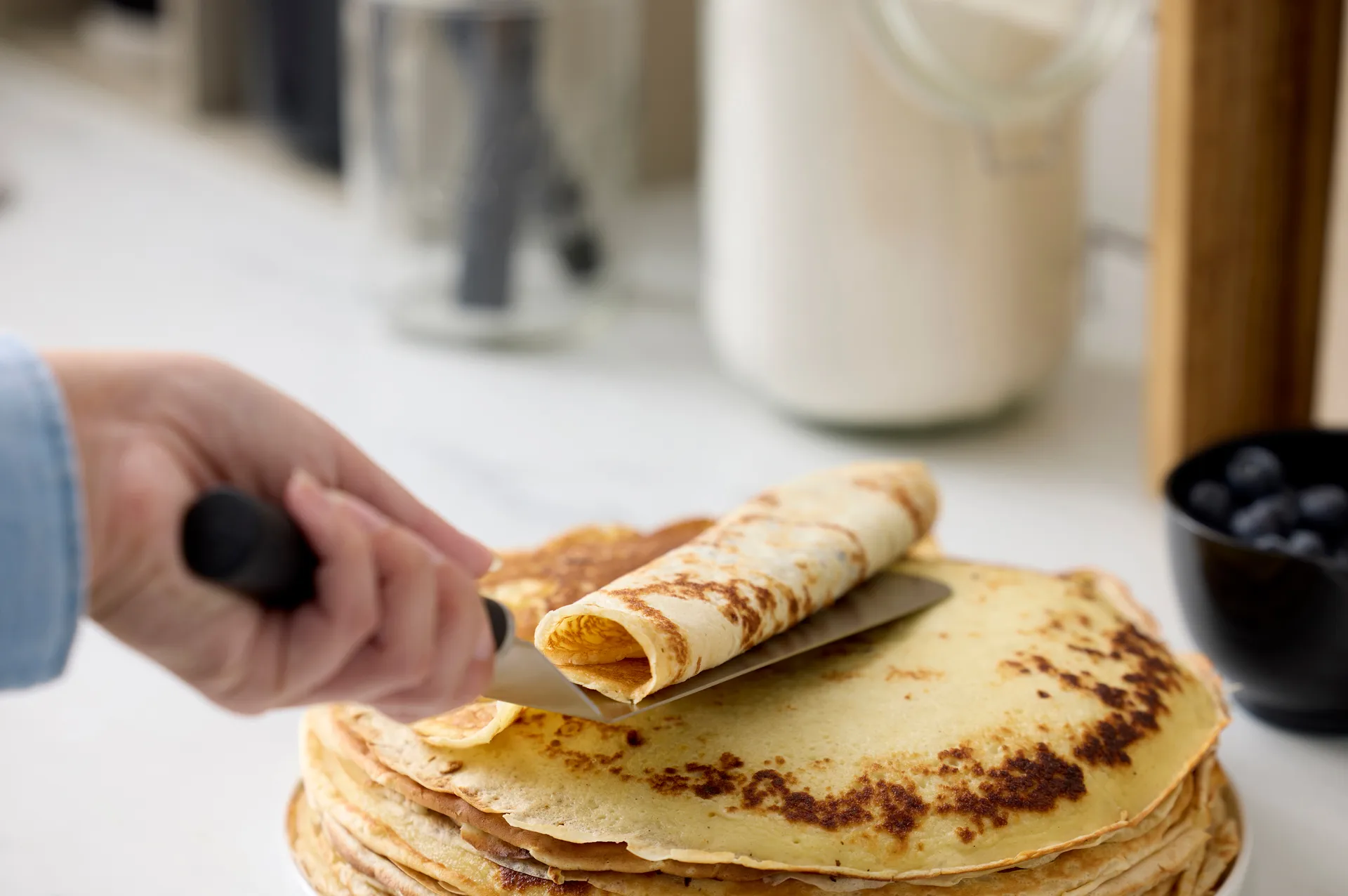 Emma palettiveitsi kapea teräs 33 cm, Musta Rosti