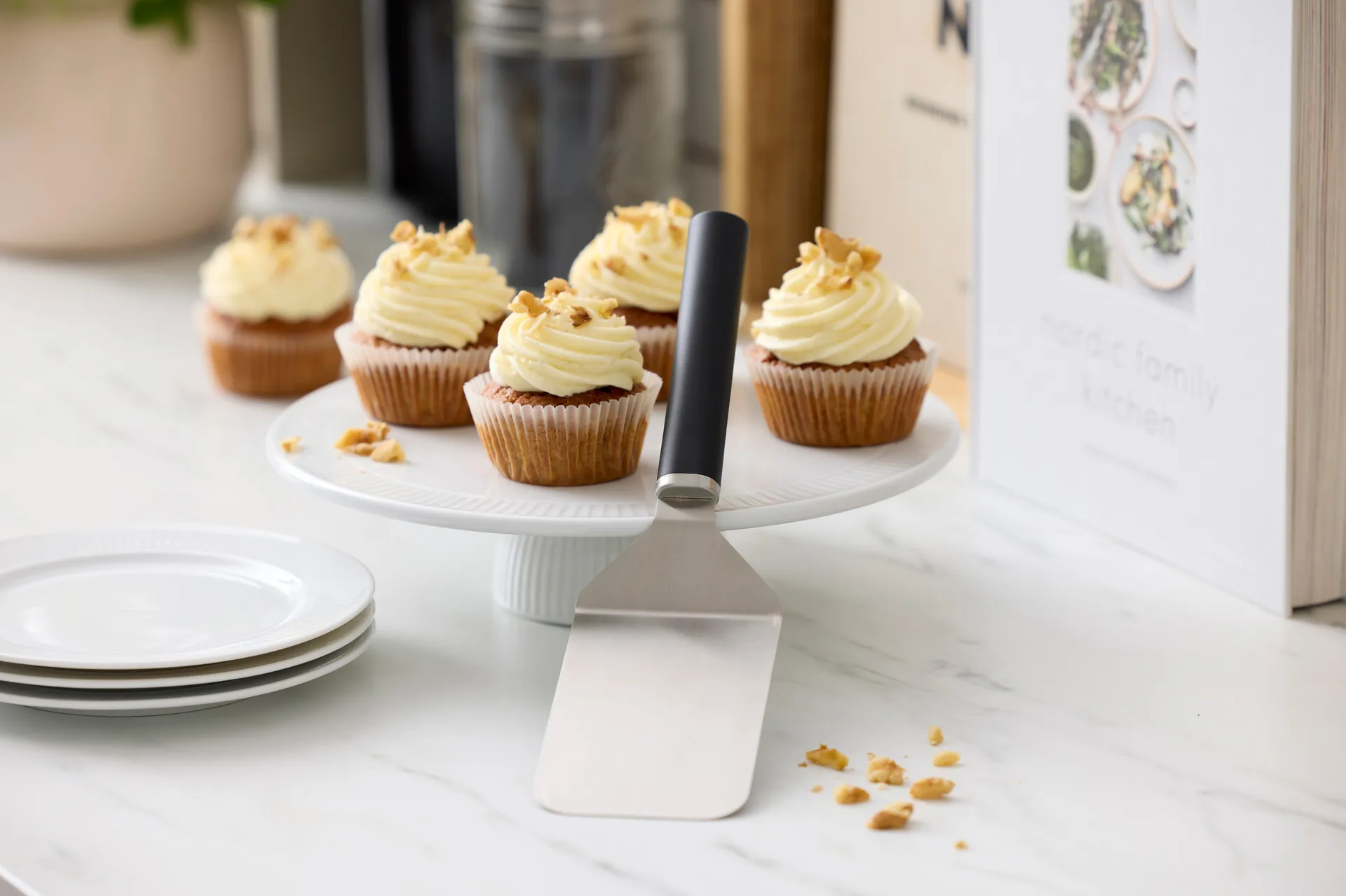 Emma palettiveitsi leveä teräs 26 cm, Musta Rosti