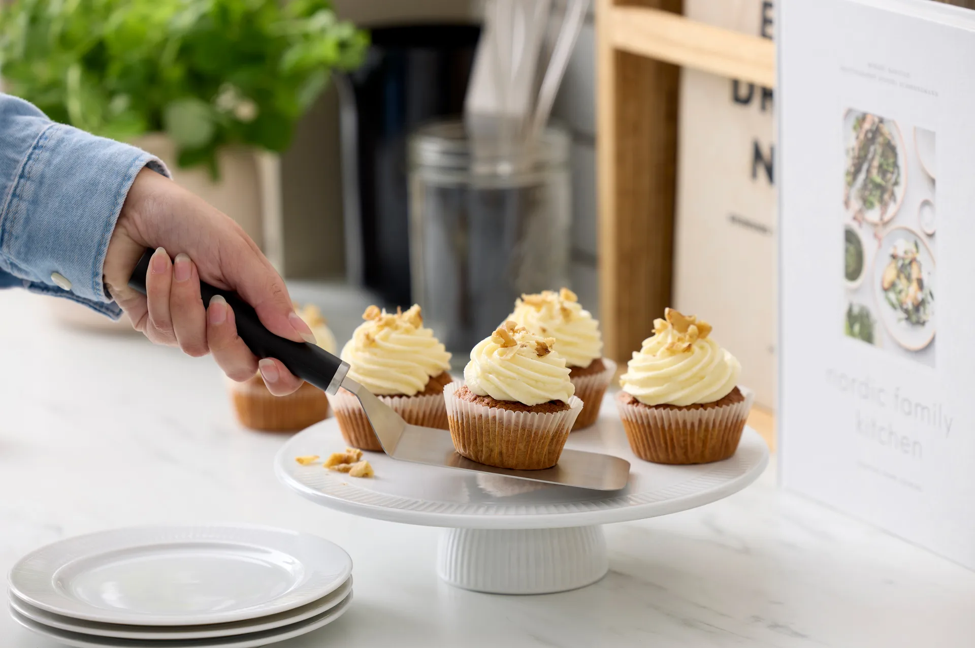 Emma palettiveitsi leveä teräs 26 cm, Musta Rosti