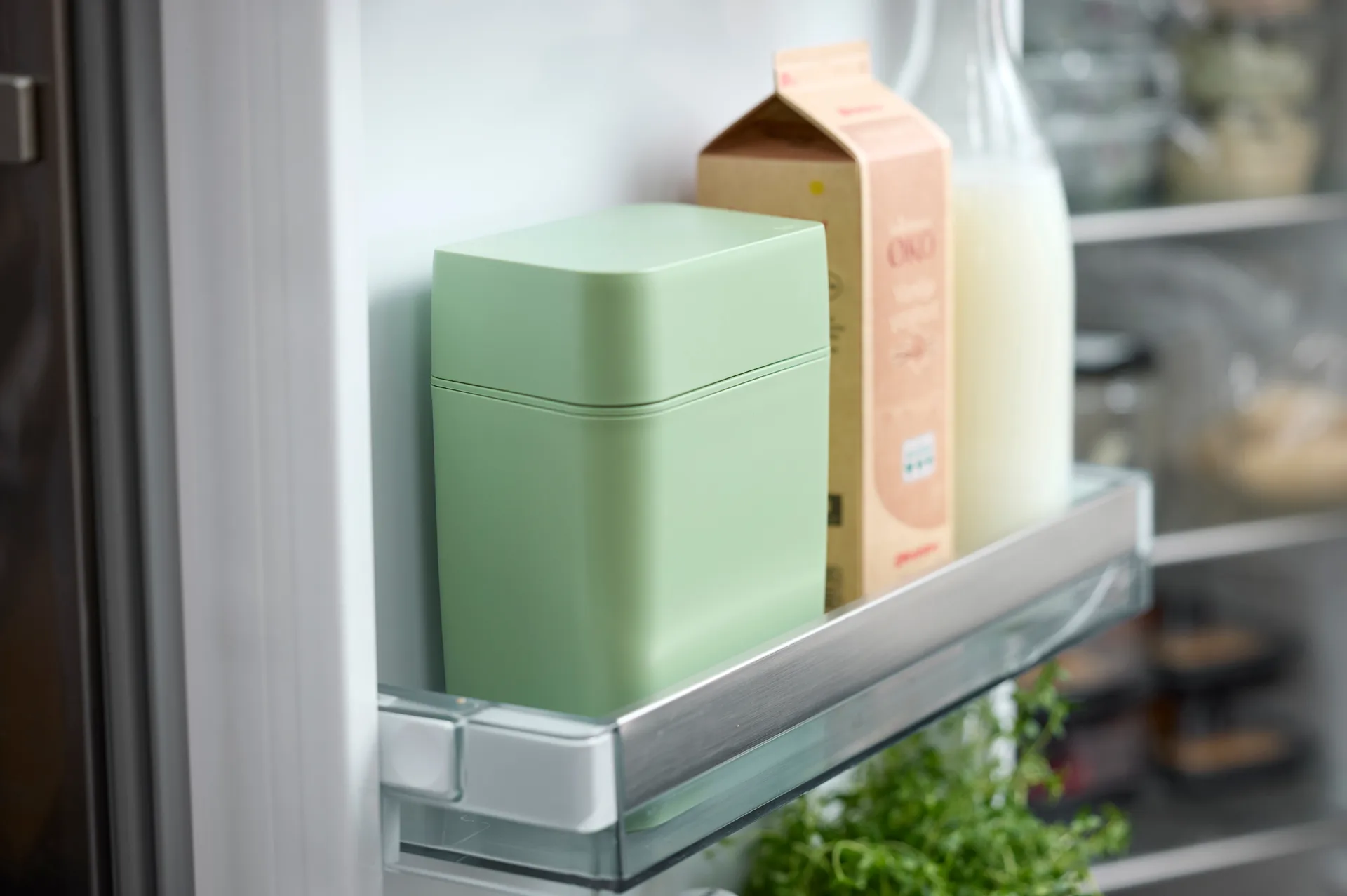 Klassinen juustolaatikko sisältäen juustoleikkurin 16,5x10x19 cm, Sumuinen vihreä Rosti