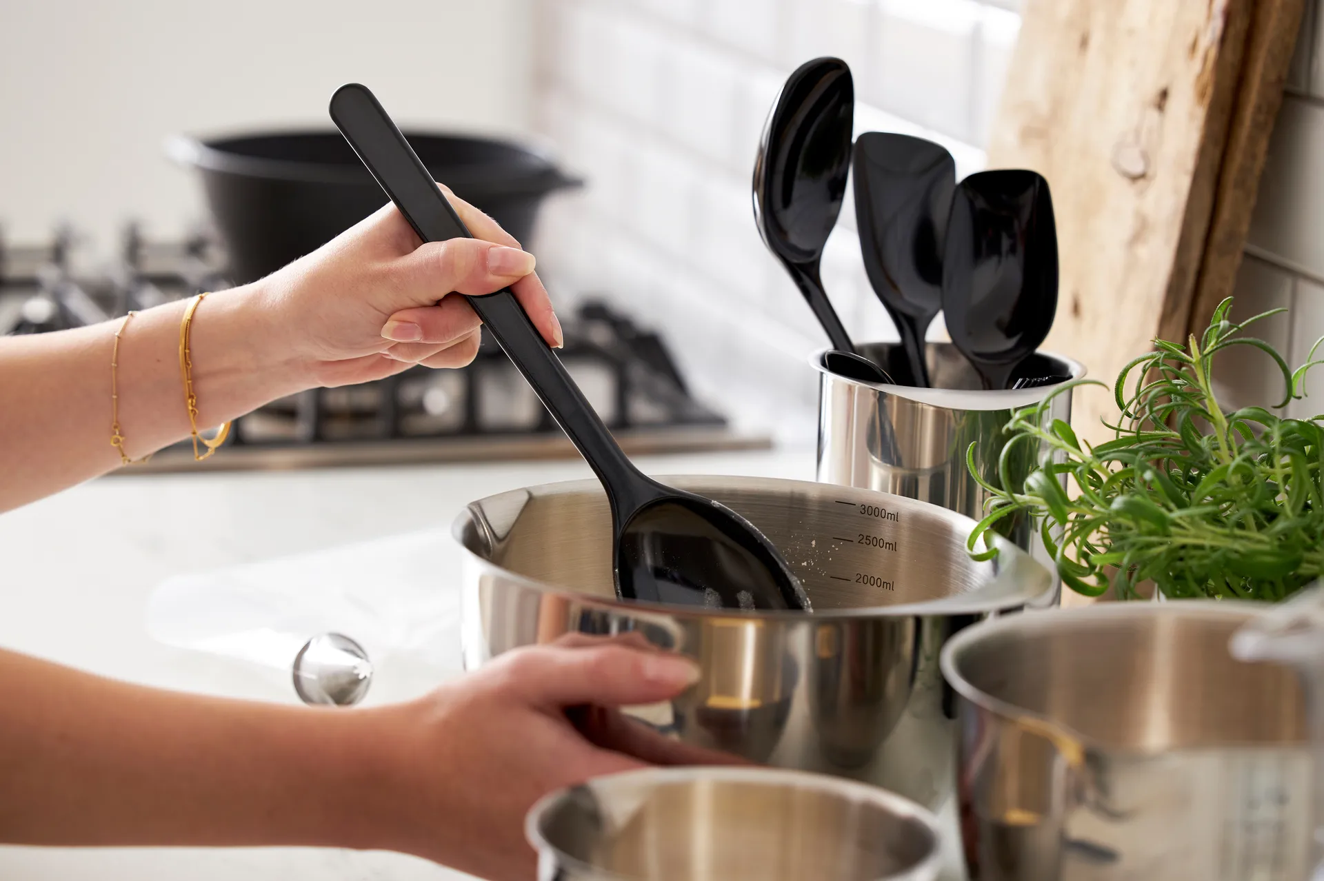 Margrethe kulhosetti 3 osaa, Ruostumaton teräs Rosti