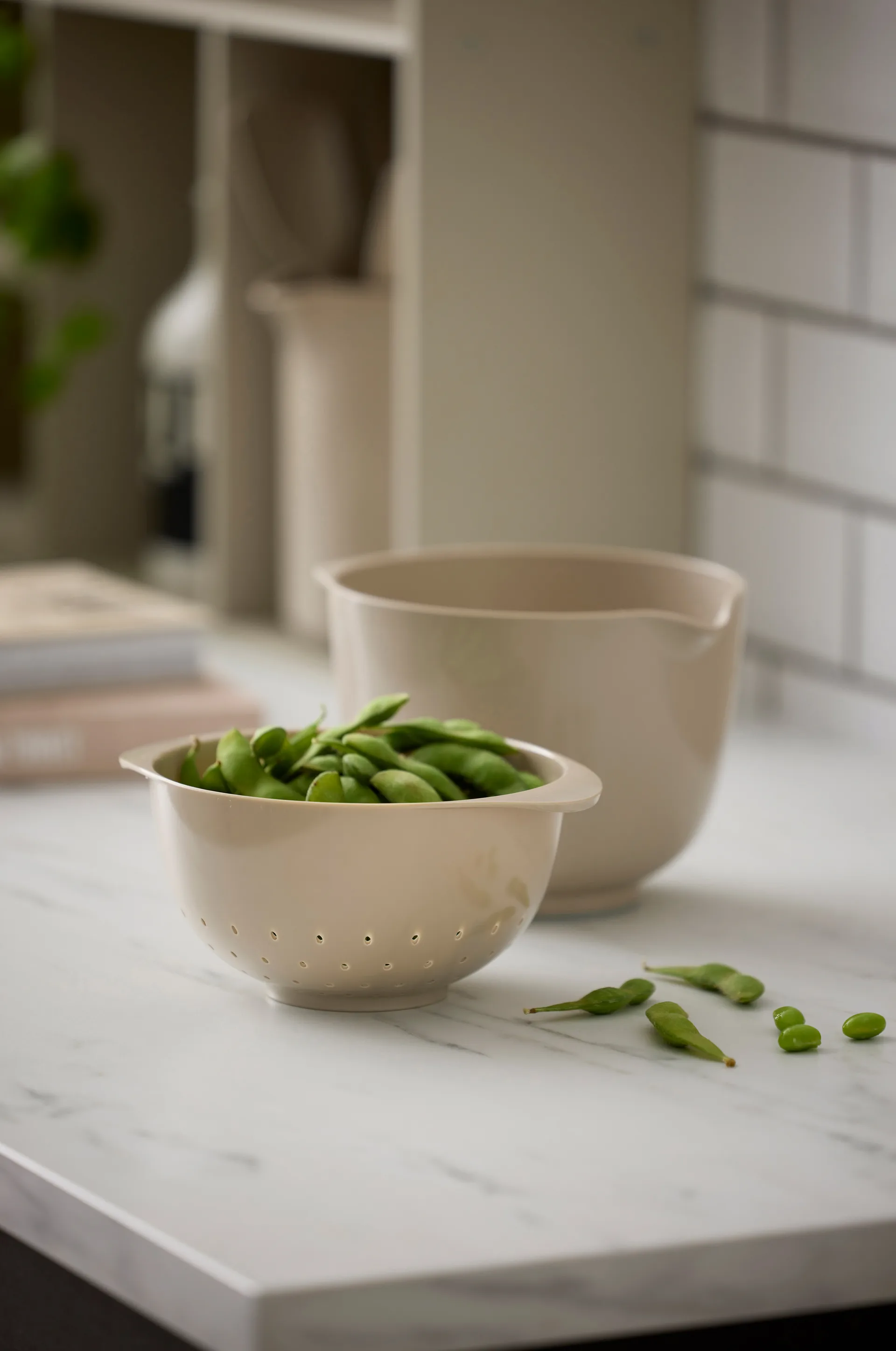 NEW Margrethe kulho siivilällä, Humus, 1,5 litraa Rosti