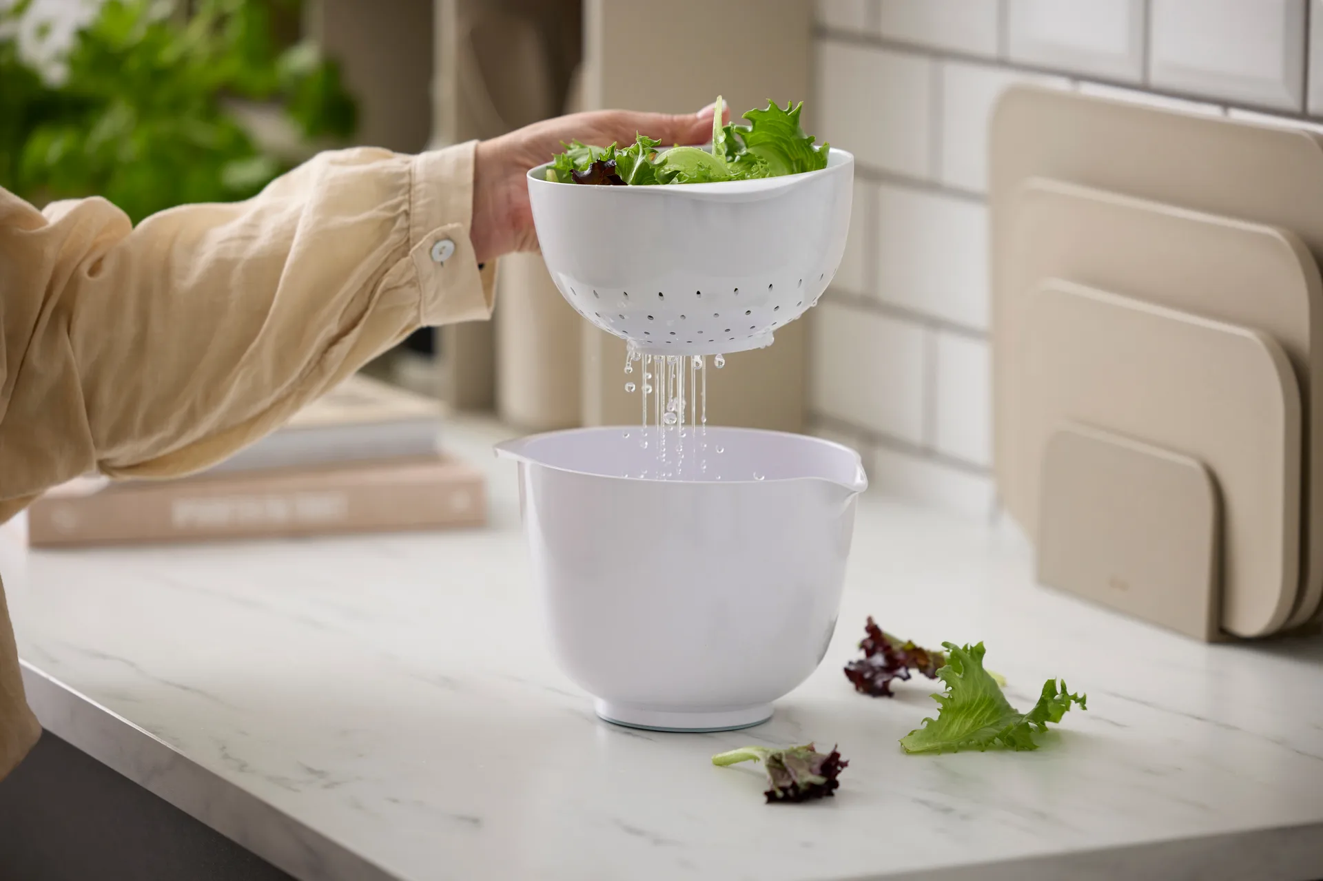 NEW Margrethe kulho siivilällä, Valkoinen, 1,5 litraa Rosti