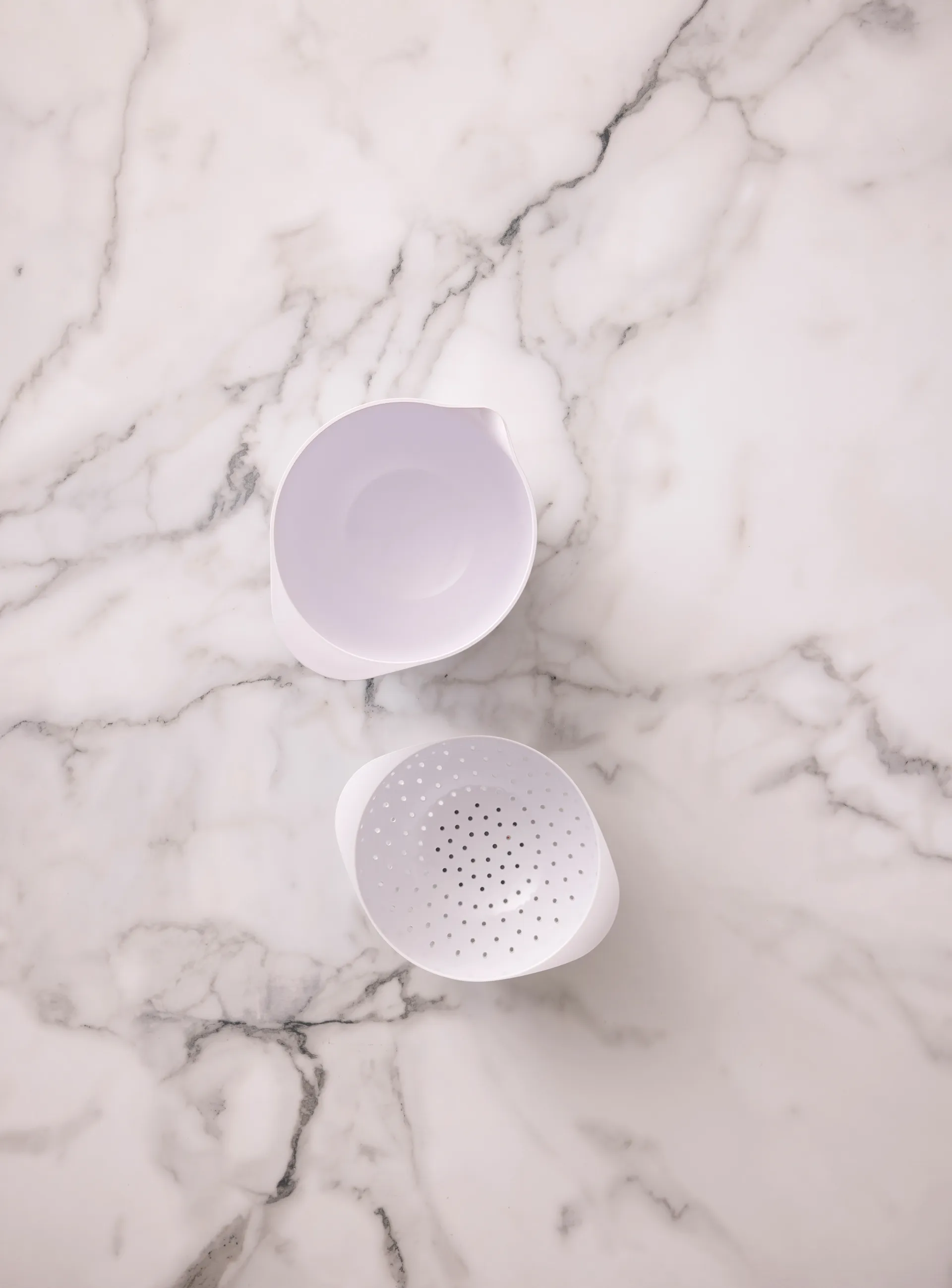 NEW Margrethe kulho siivilällä, Valkoinen, 1,5 litraa Rosti