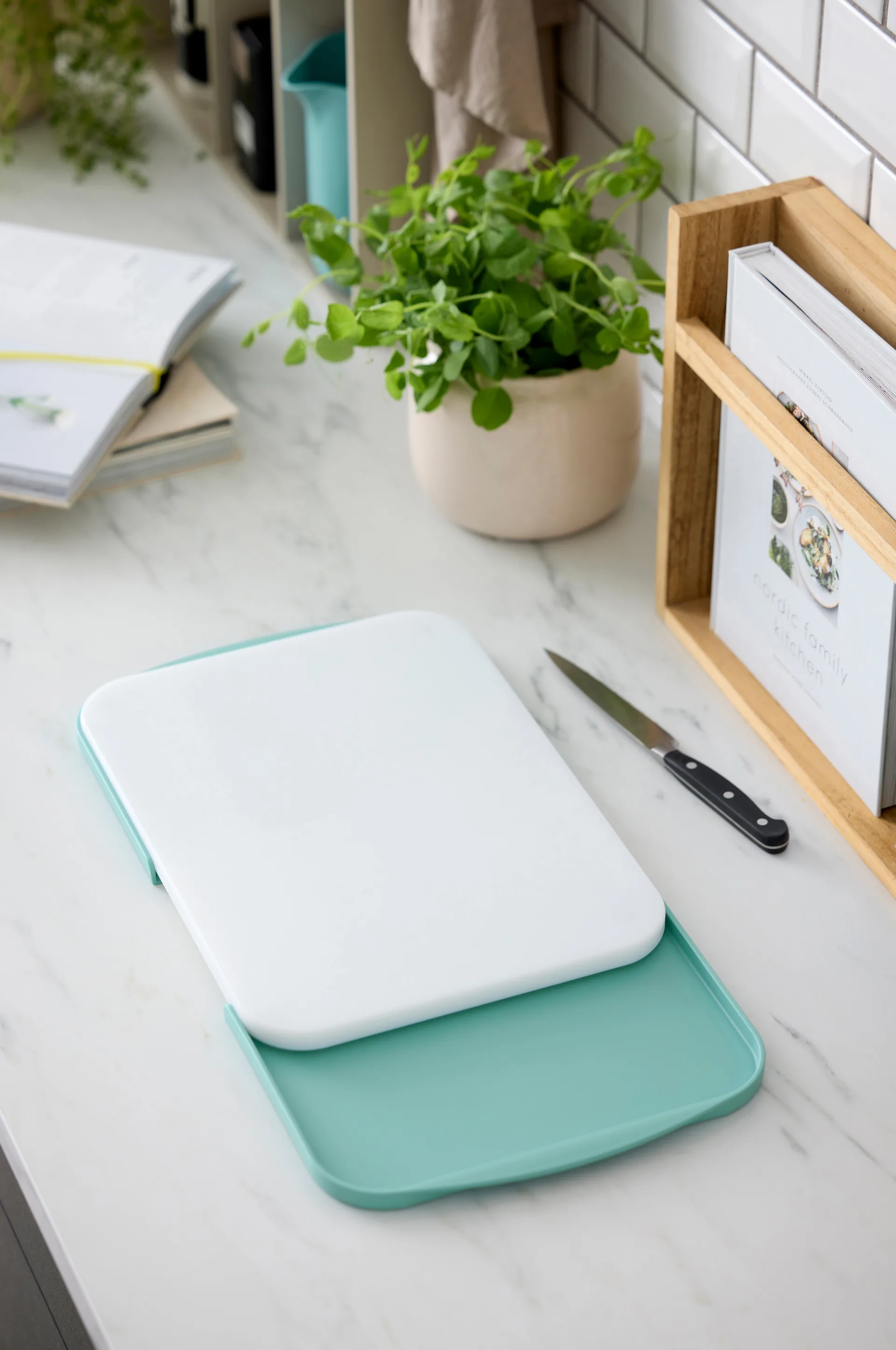 Separa-leikkuulauta tarjottimilla, Nordic green, 39×26 cm Rosti