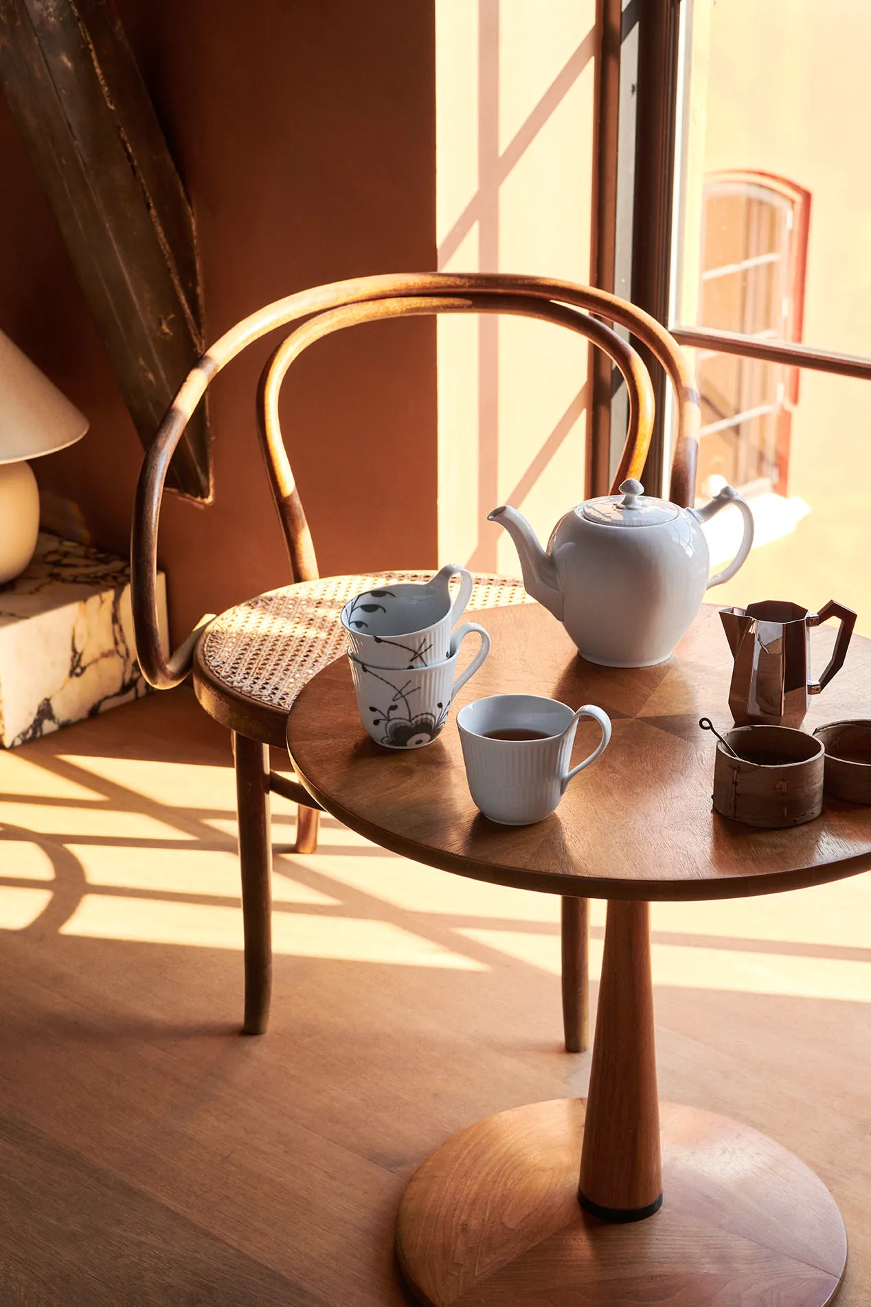 Black Mega muki korkealla kahvalla, 24cl Royal Copenhagen