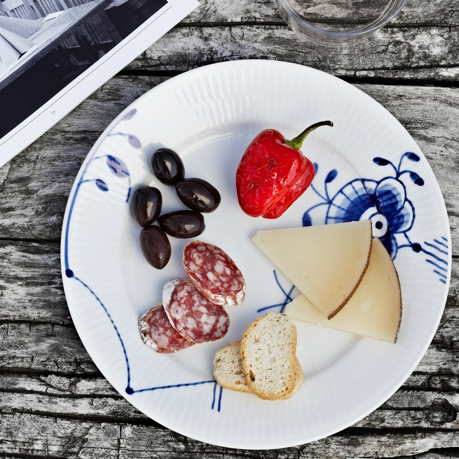 Blue Fluted Mega lautanen 6, Ø 19 cm Royal Copenhagen