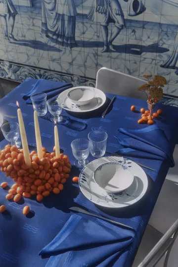 Blue Fluted Mega Limited Edition lautanen Ø27 cm - White-blue - Royal Copenhagen