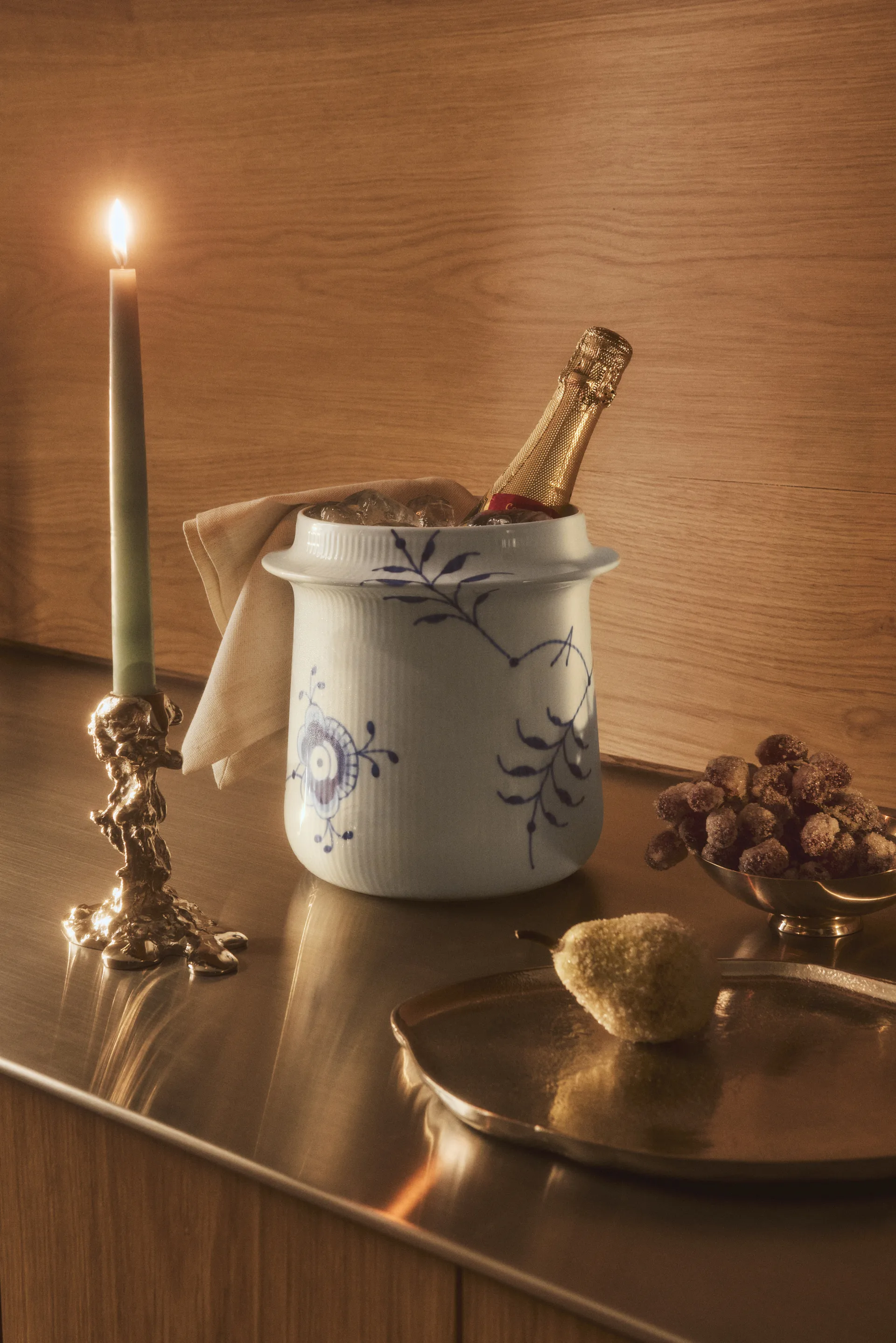 Blue Fluted Mega viinicooleri 21,5 cm, White-blue Royal Copenhagen