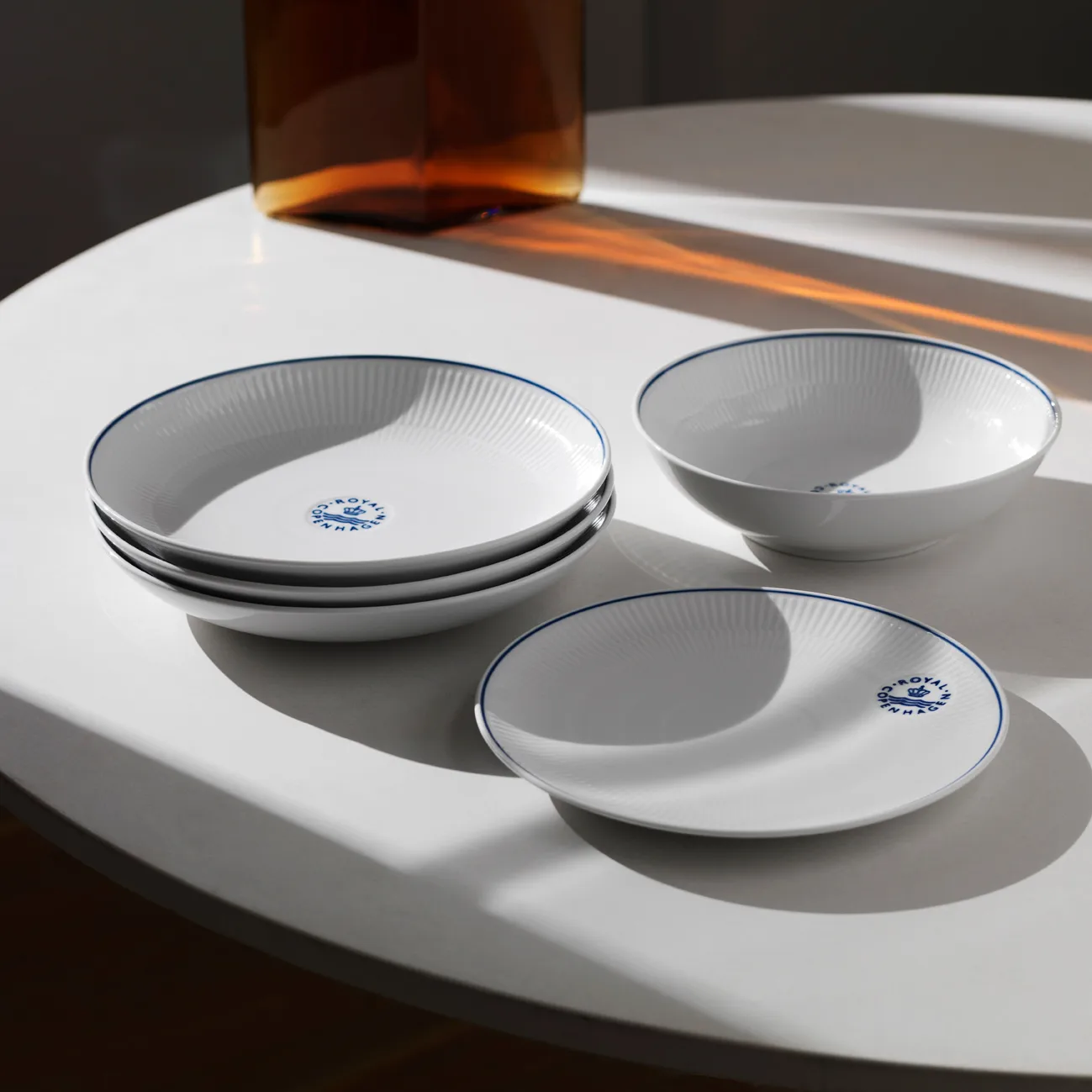 Blueline kulho matala Ø 25 cm, Valkoinen-sininen Royal Copenhagen