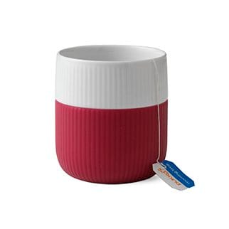 Fluted Contrast muki - raspberry (vadelmanpunainen) - Royal Copenhagen