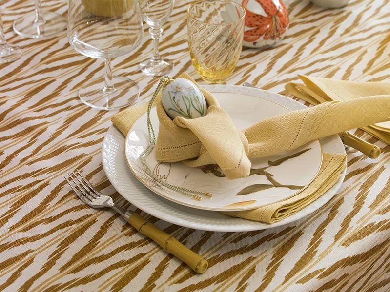 Royal Copenhagen -pääsiäismuna 2022 6 cm 2 osaa, Runoilijan pääsiäislilja nuppu & terälehti Royal Copenhagen