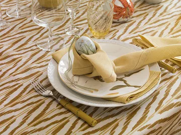 Royal Copenhagen -pääsiäismuna 2022 6 cm 2 osaa - Runoilijan pääsiäislilja nuppu & terälehti - Royal Copenhagen