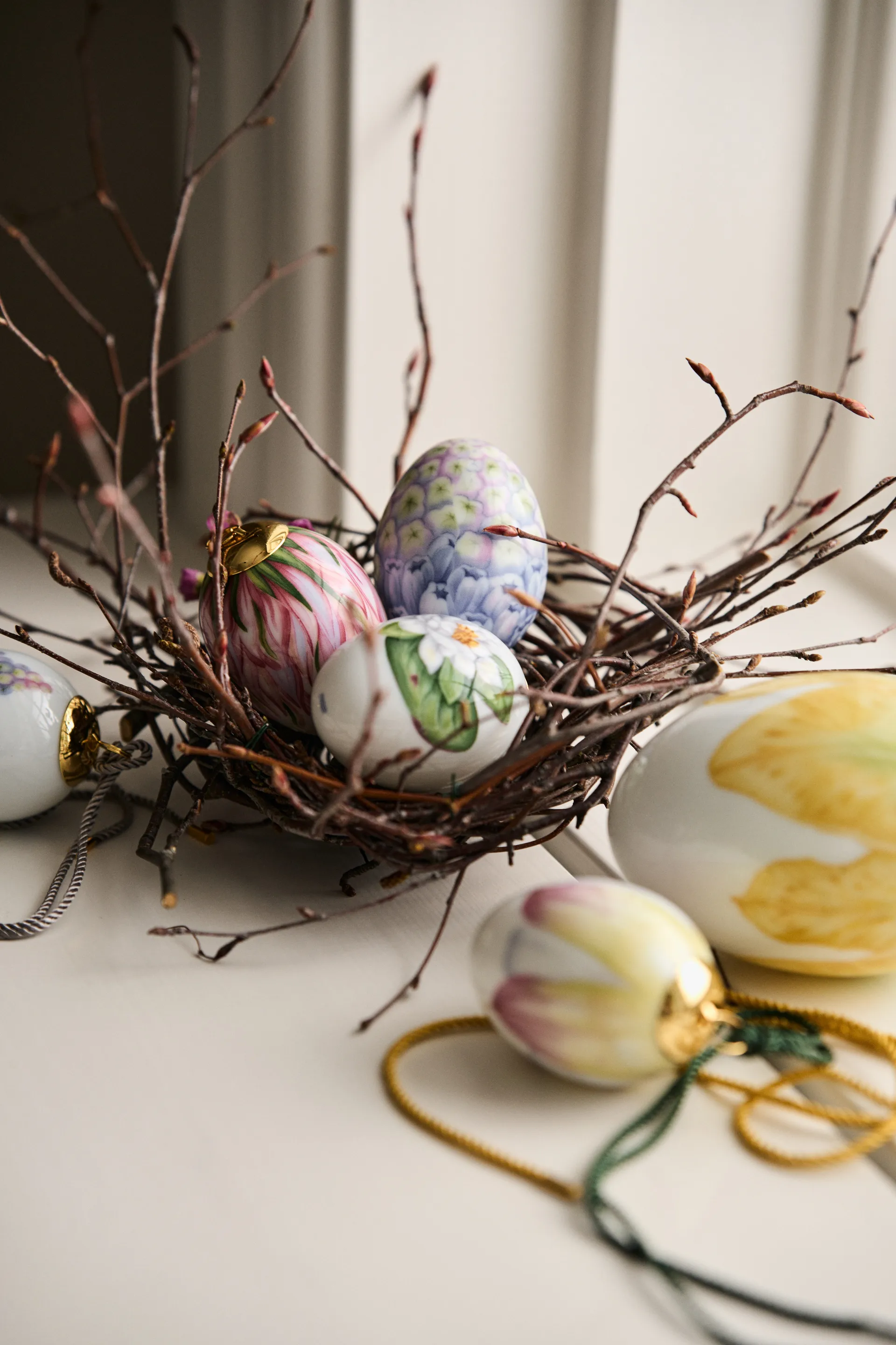 Royal Copenhagen Tulppaani suuri pääsiäismunakoriste 2023, Keltainen-vihreä Royal Copenhagen