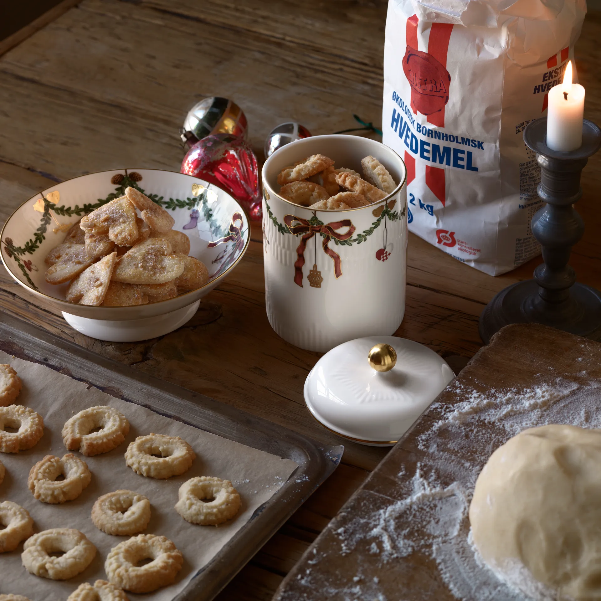 Star Fluted Christmas kannellinen vuosipurkki, valkoinen Royal Copenhagen