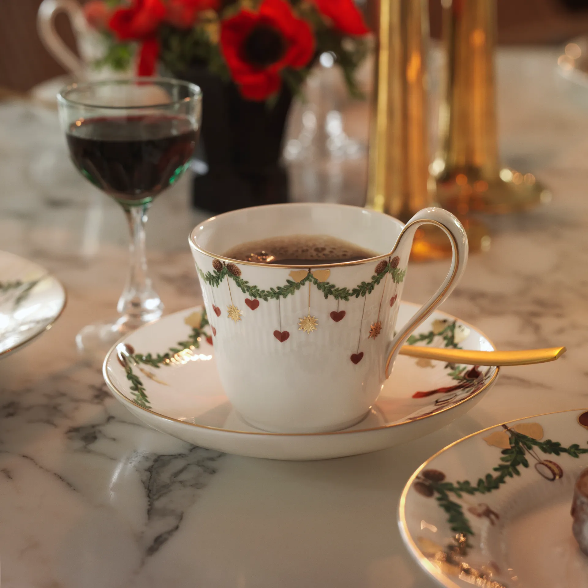 Star Fluted Christmas kuppi ja aluslautanen, 24 cl - korkea korva Royal Copenhagen