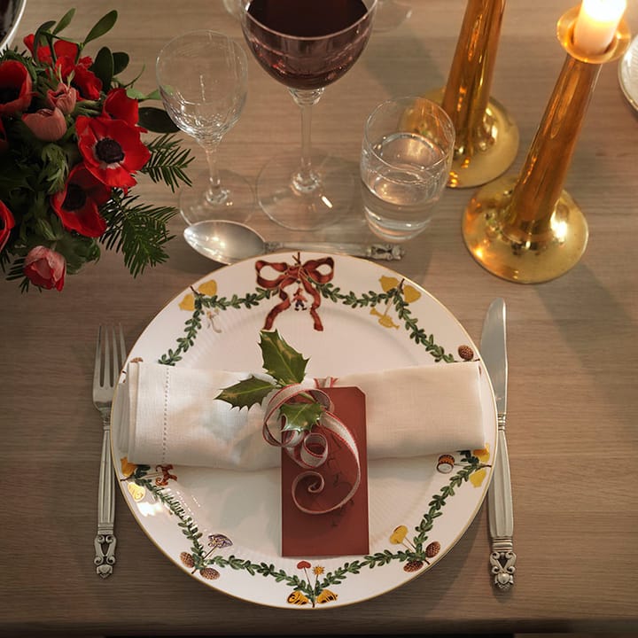 Star Fluted Christmas lautanen, Ø 27 cm Royal Copenhagen