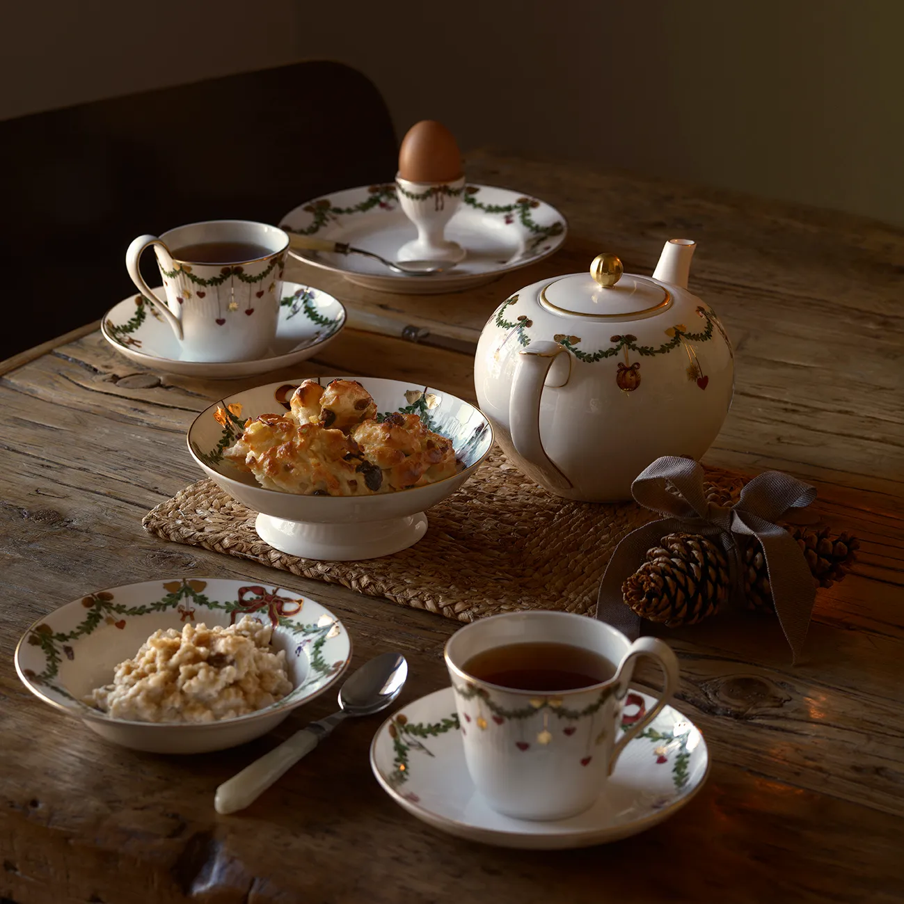 Star Fluted Christmas teekannu, 140 cl Royal Copenhagen