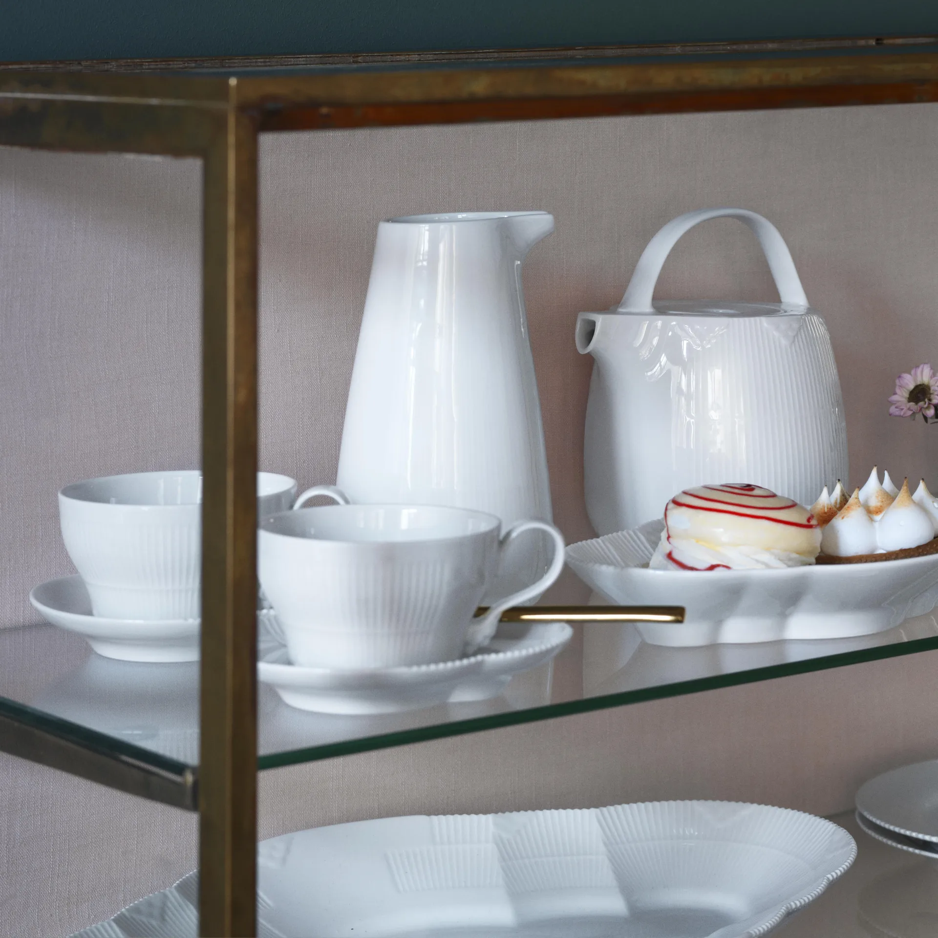 White Elements kuppi vadilla 26 cl, 26 cl Royal Copenhagen