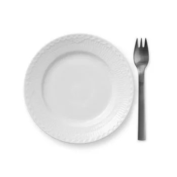 White Fluted Half Lace -lautanen, Ø 17 cm Royal Copenhagen