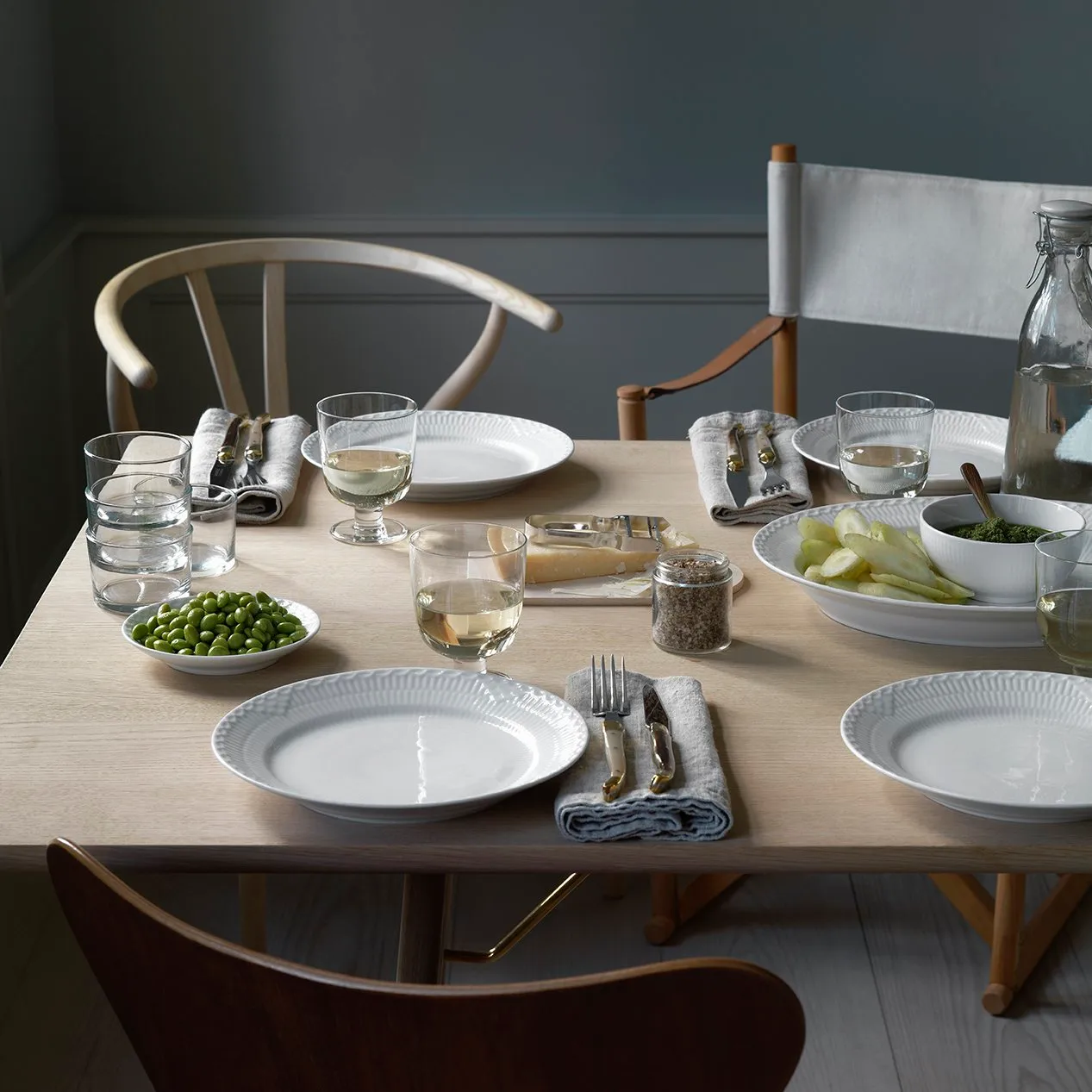 White Fluted Half Lace -lautanen, Ø 22 cm Royal Copenhagen