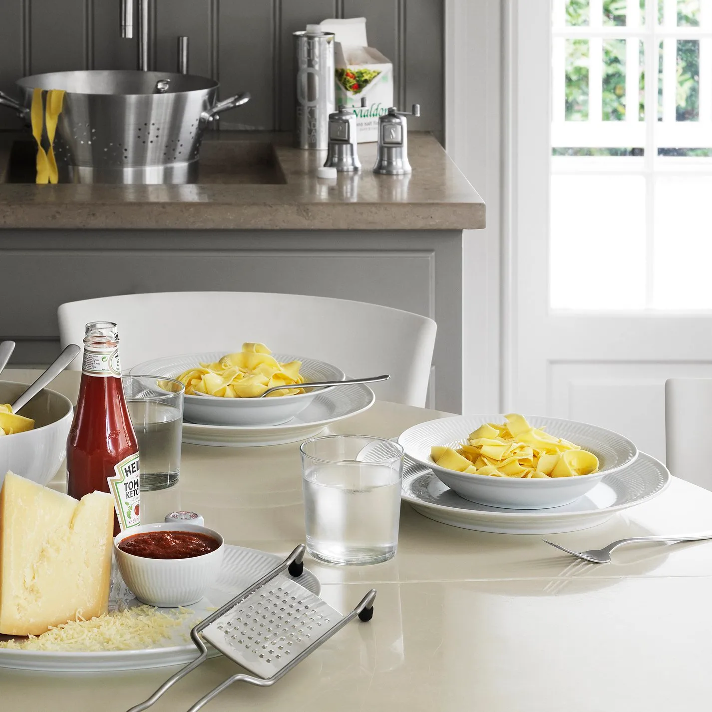 White Fluted lautanen, Ø 27 cm Royal Copenhagen