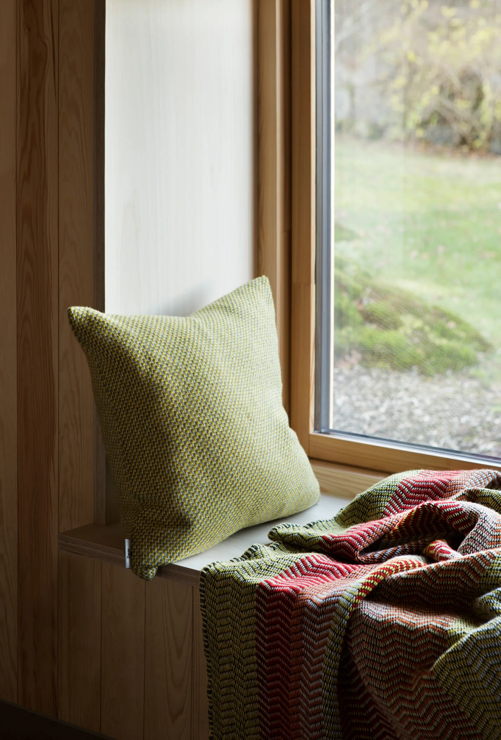 Fri viltti 150x200 cm, Summer red Røros Tweed