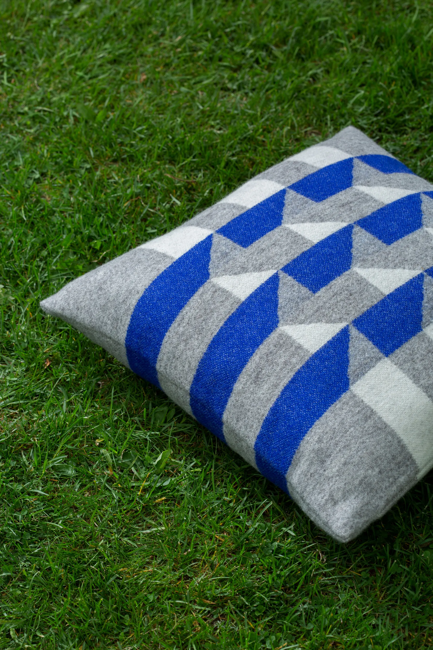 Kvam tyyny 50x50 cm, Blue Røros Tweed