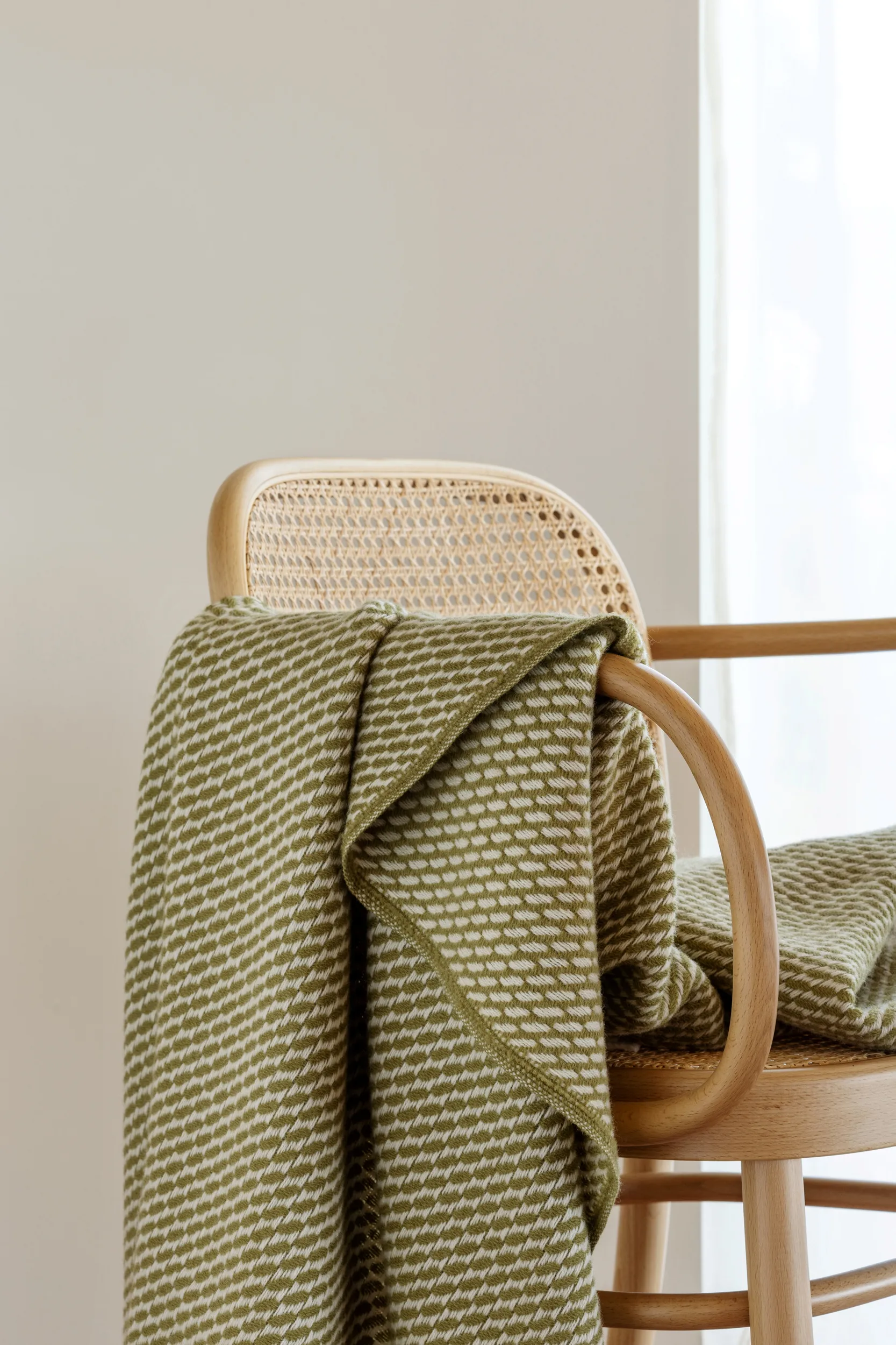 Mello peitto 150x210 cm, Leaf green Røros Tweed