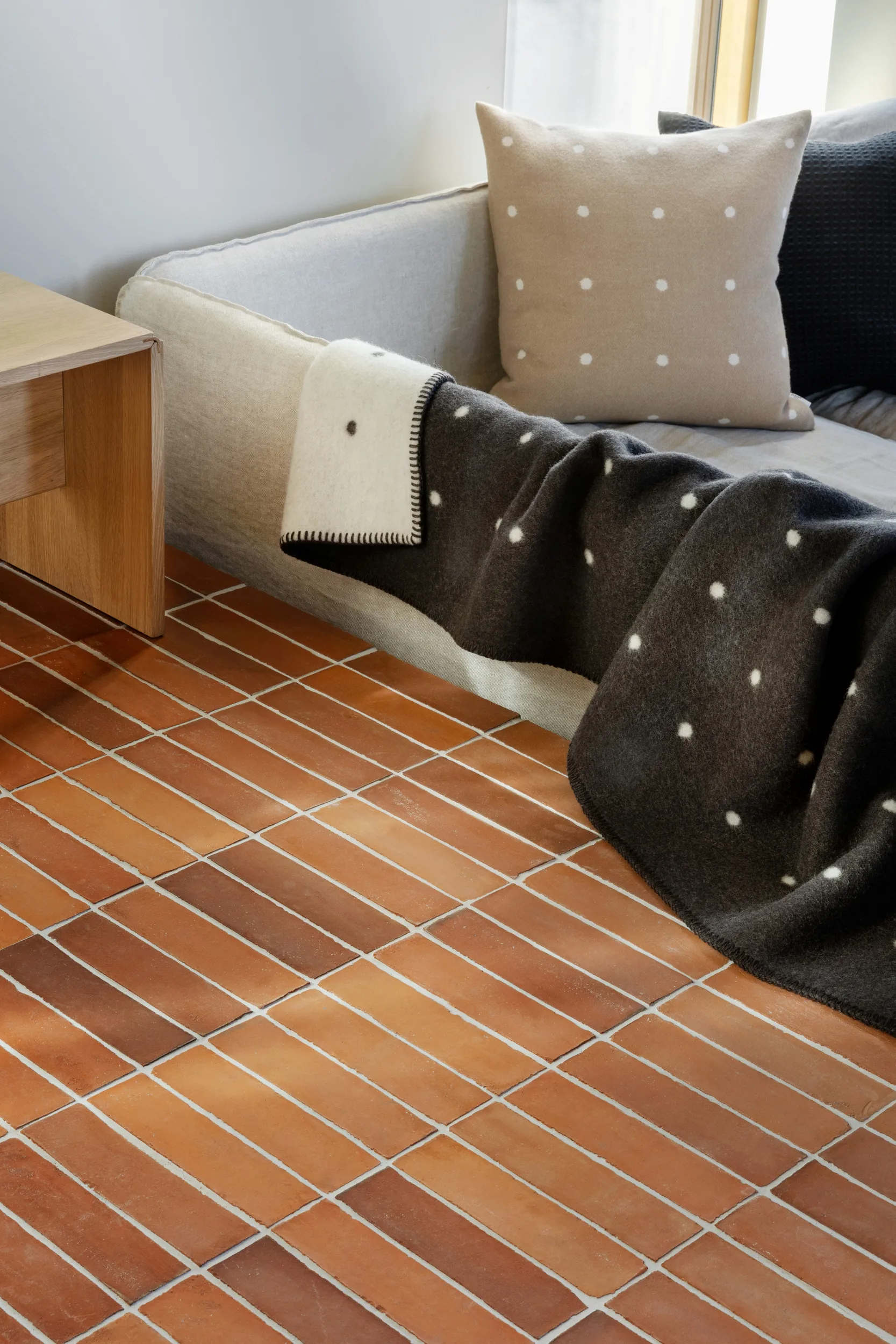 Pastille viltti 135x200 cm, Black and white Røros Tweed